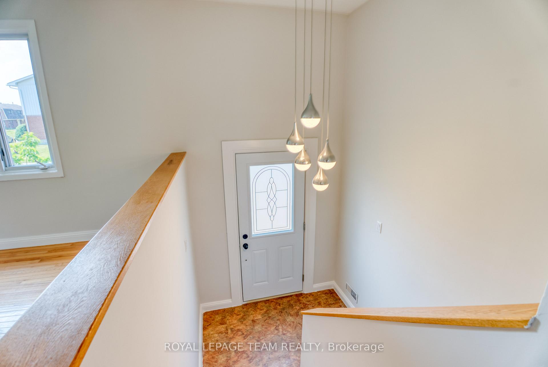 Photo 2 of 254 Wilfred Crescent, Arnprior — HOMEH