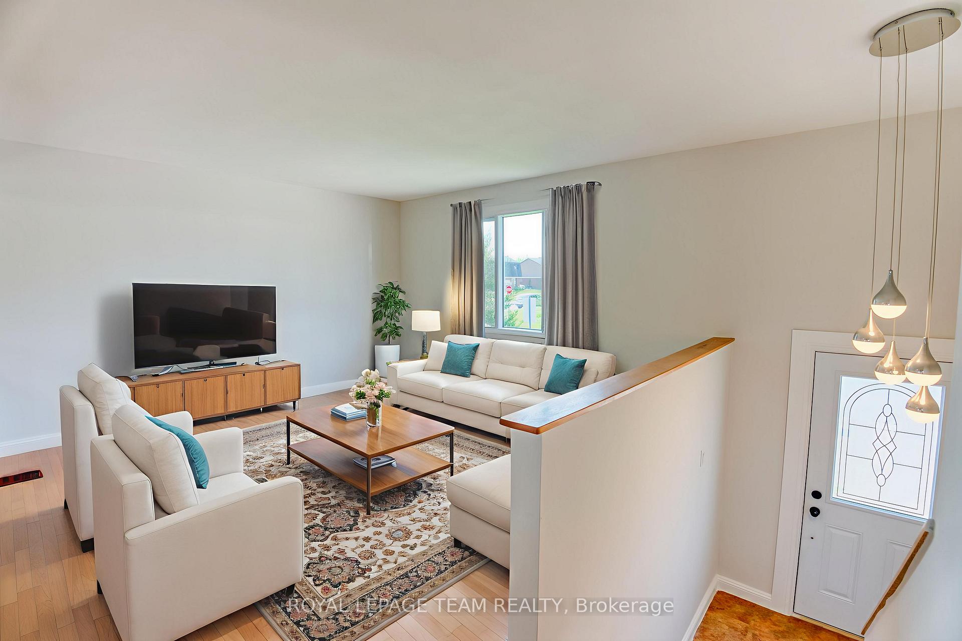 Photo 5 of 254 Wilfred Crescent, Arnprior — HOMEH
