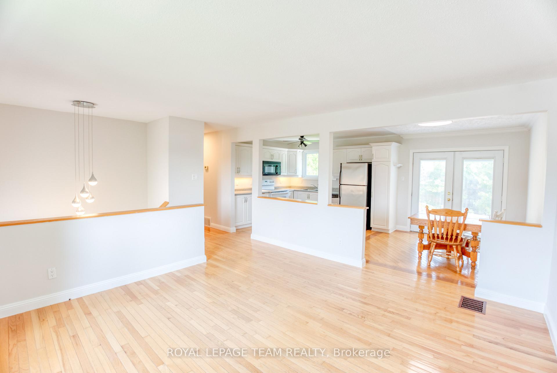 Photo 8 of 254 Wilfred Crescent, Arnprior — HOMEH