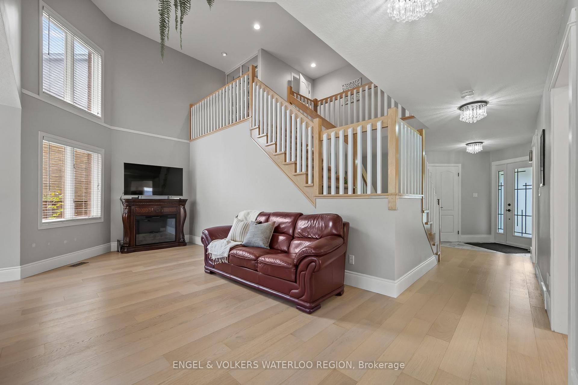 Photo 17 of 485 Beckwith Court, Waterloo, Beechwood West — HOMEH