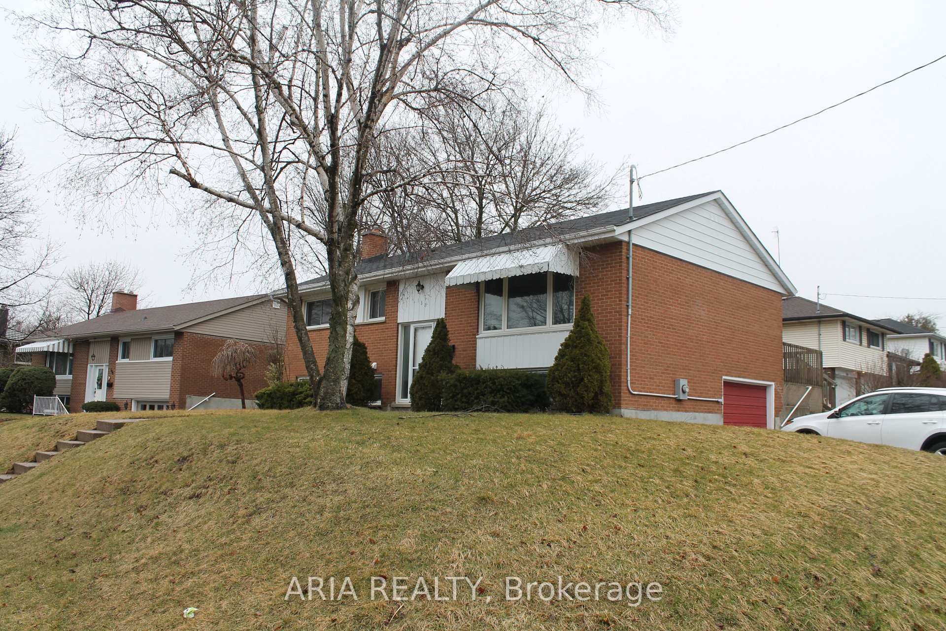 Photo 2 of 188 Mayfield Avenue, Waterloo, Lincoln Heights — HOMEH