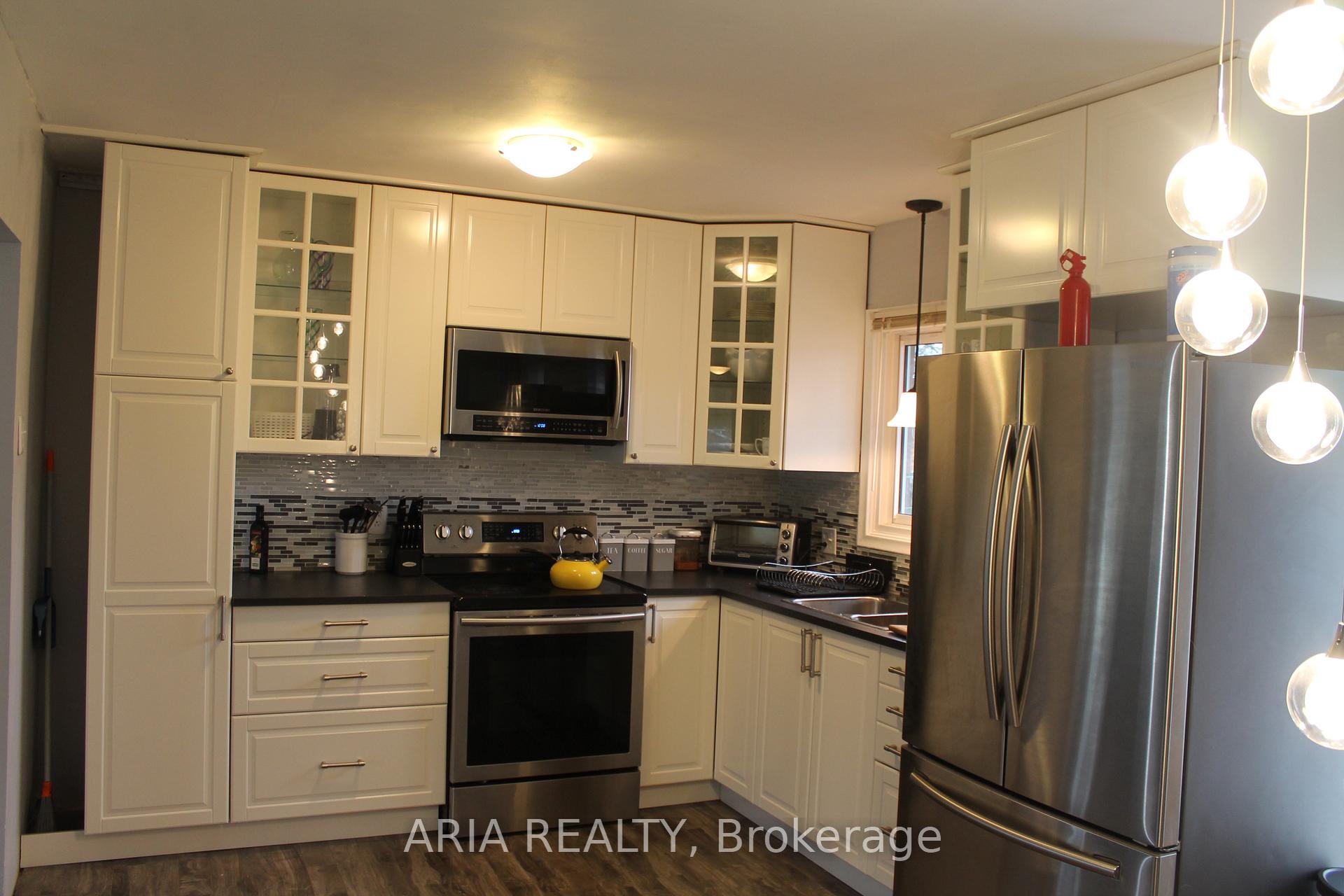 Photo 10 of 188 Mayfield Avenue, Waterloo, Lincoln Heights — HOMEH