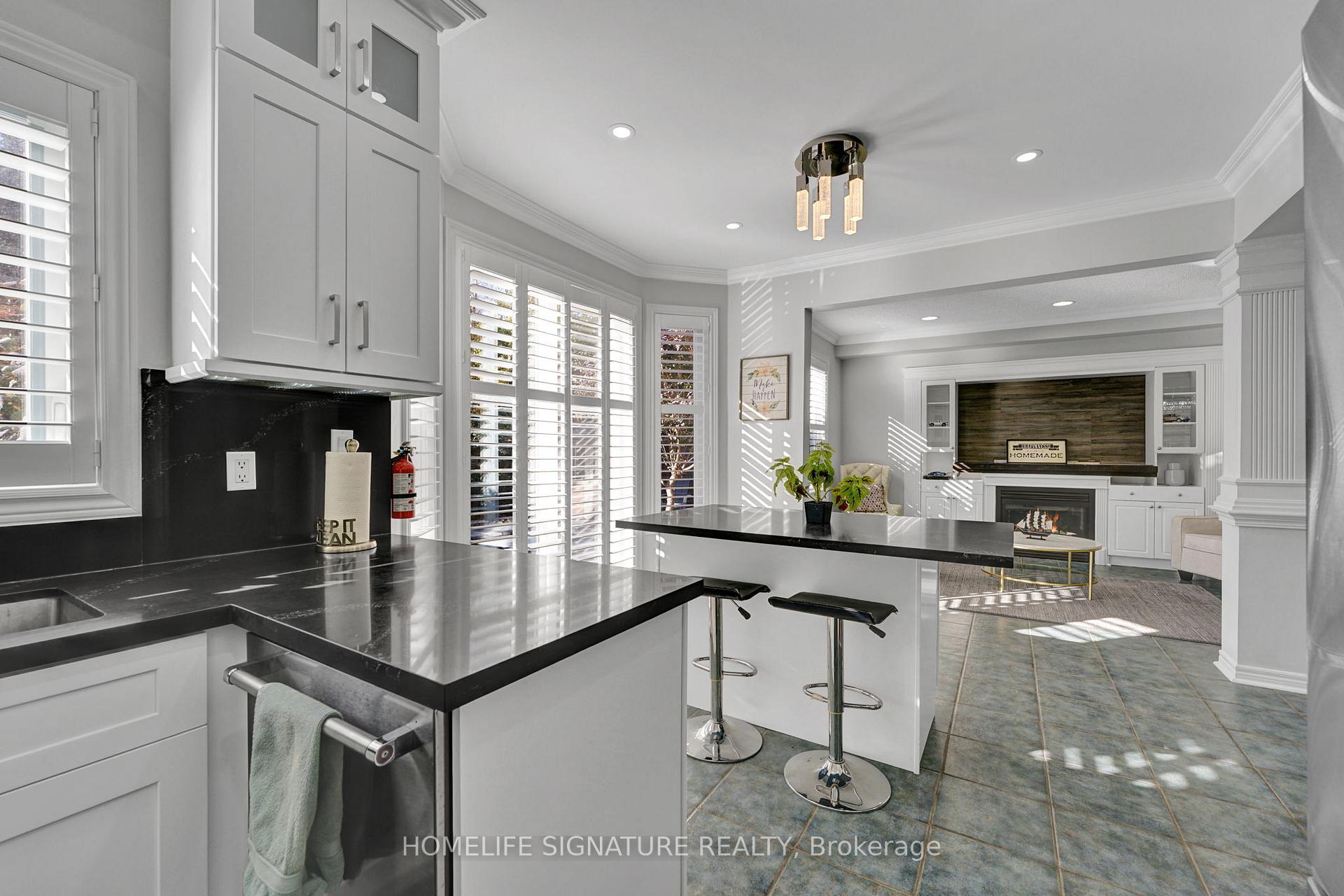 Photo 10 of 83 Marbella Road W, Vaughan, Sonoma Heights — HOMEH