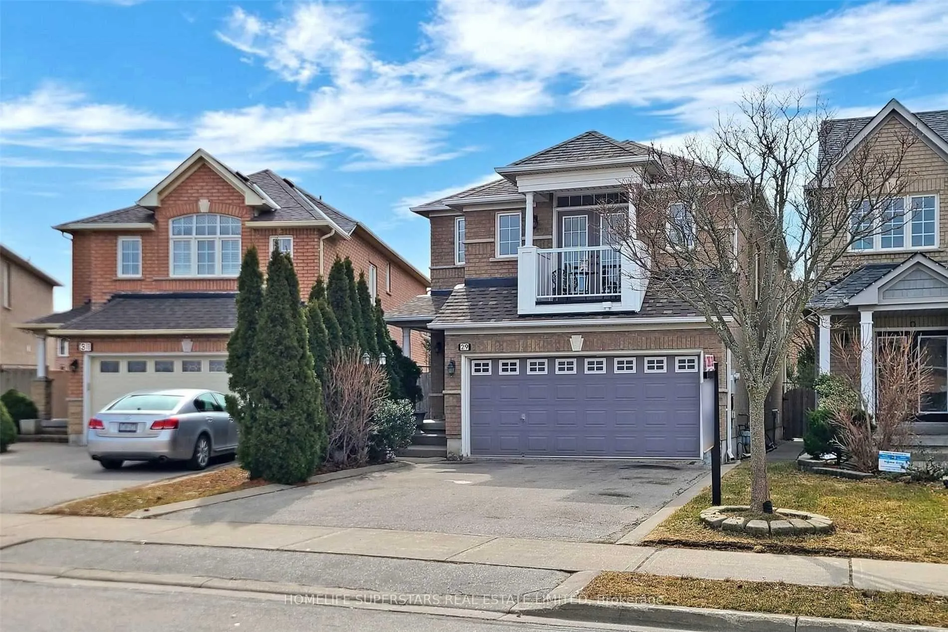 Photo 2 of 29 Emmitt Road, Vaughan, Maple — HOMEH