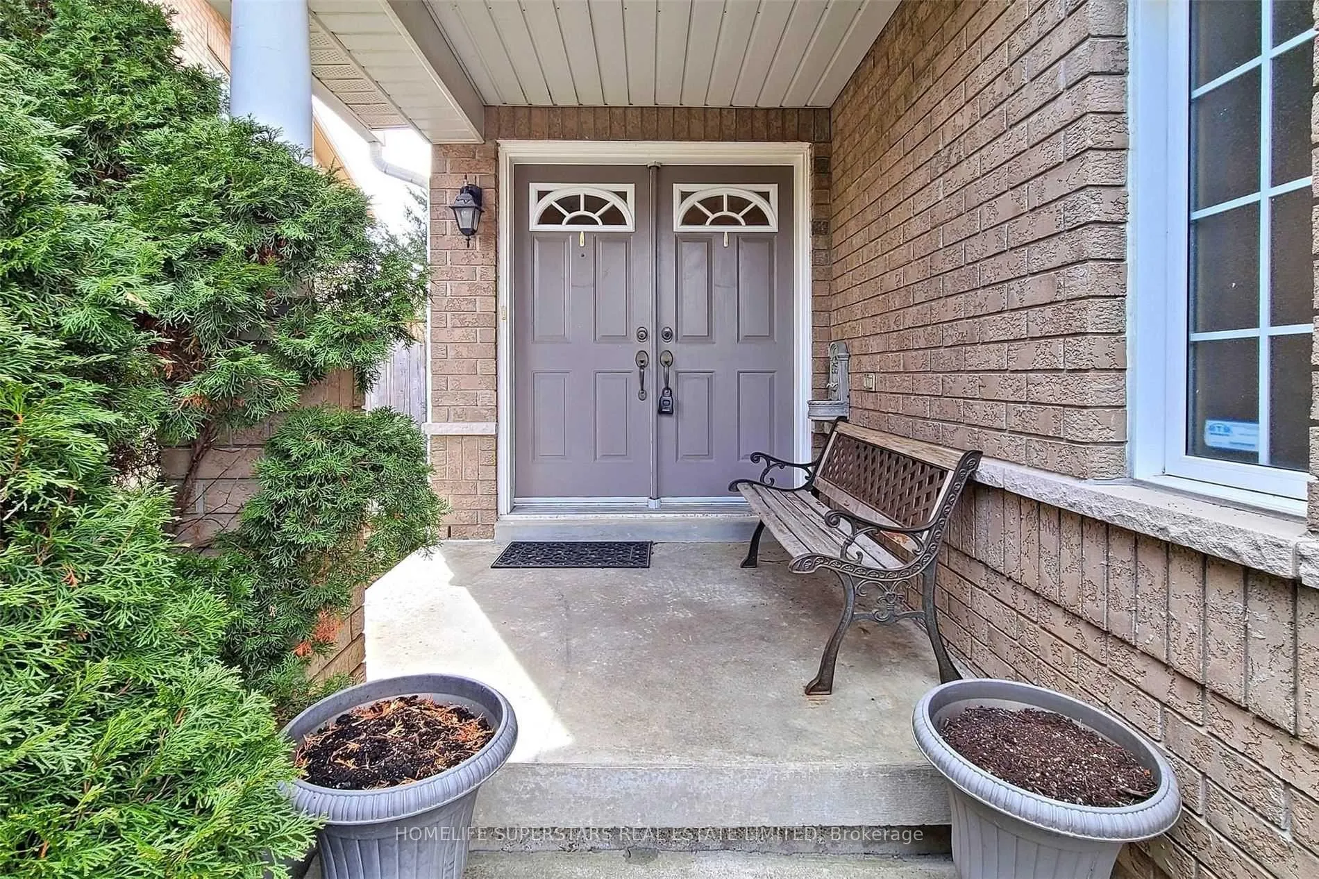 Photo 3 of 29 Emmitt Road, Vaughan, Maple — HOMEH