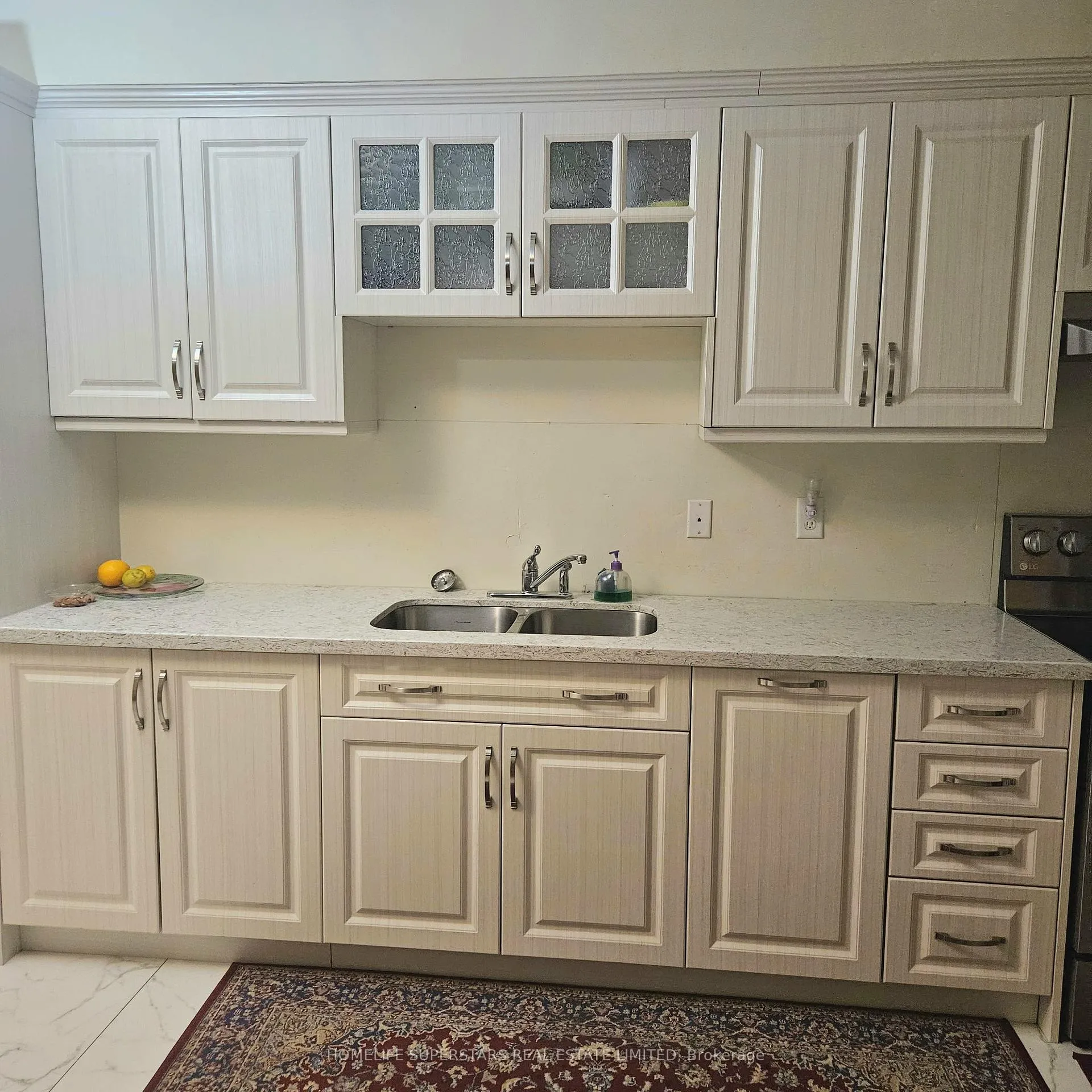 Photo 6 of 29 Emmitt Road, Vaughan, Maple — HOMEH