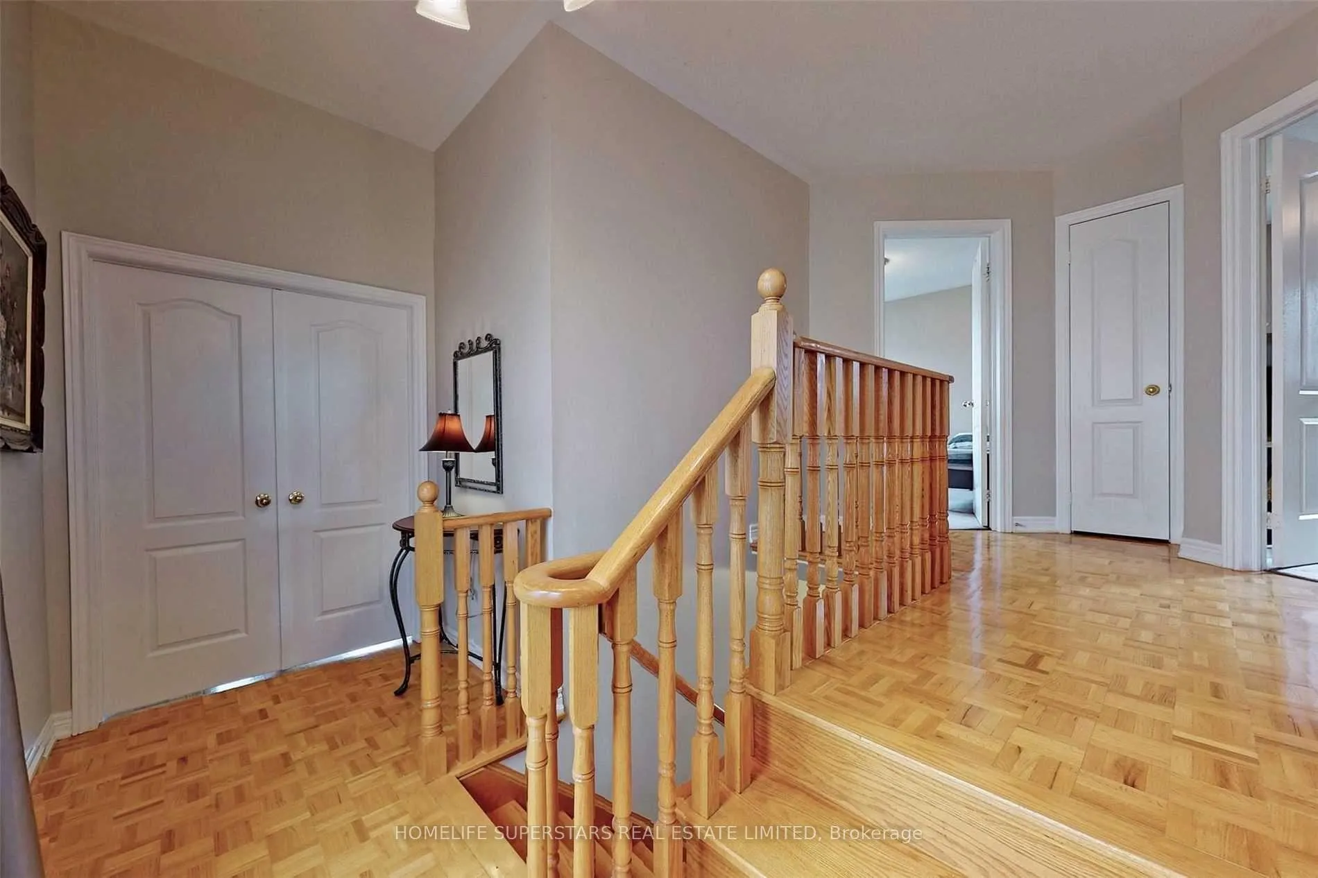 Photo 9 of 29 Emmitt Road, Vaughan, Maple — HOMEH