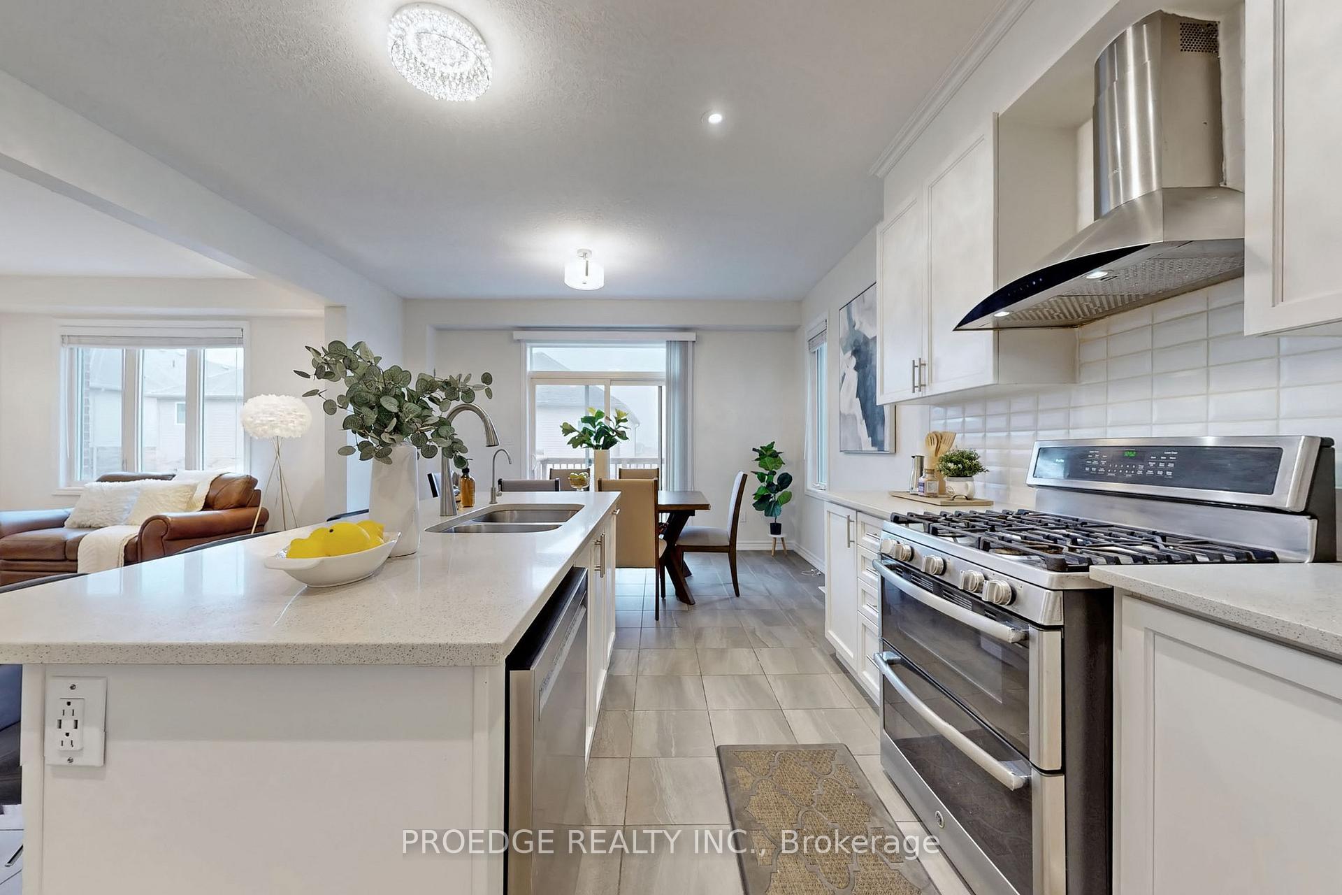 Photo 8 of 361 Beechdrops Drive, Waterloo, Vista Hills — HOMEH
