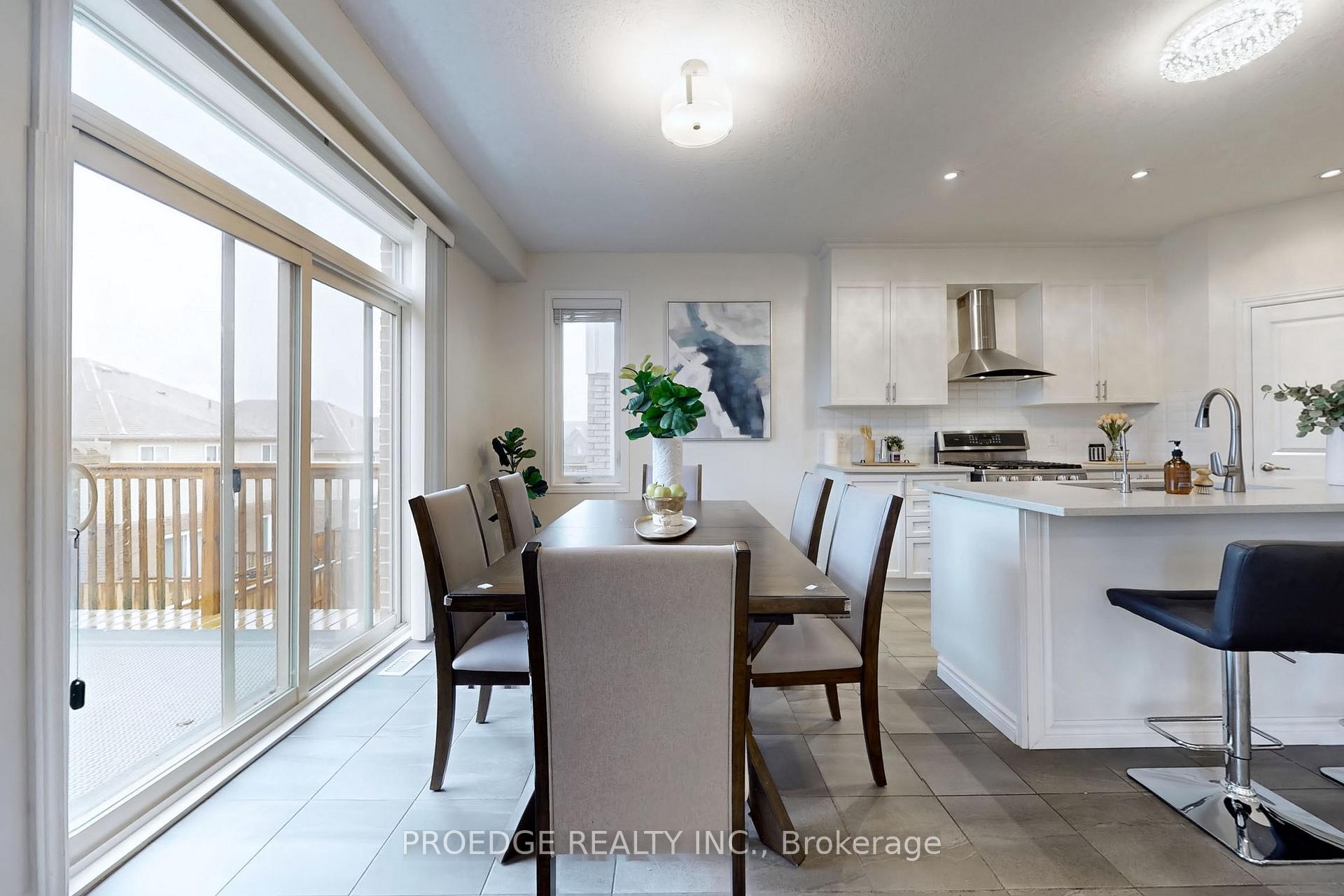 Photo 12 of 361 Beechdrops Drive, Waterloo, Vista Hills — HOMEH