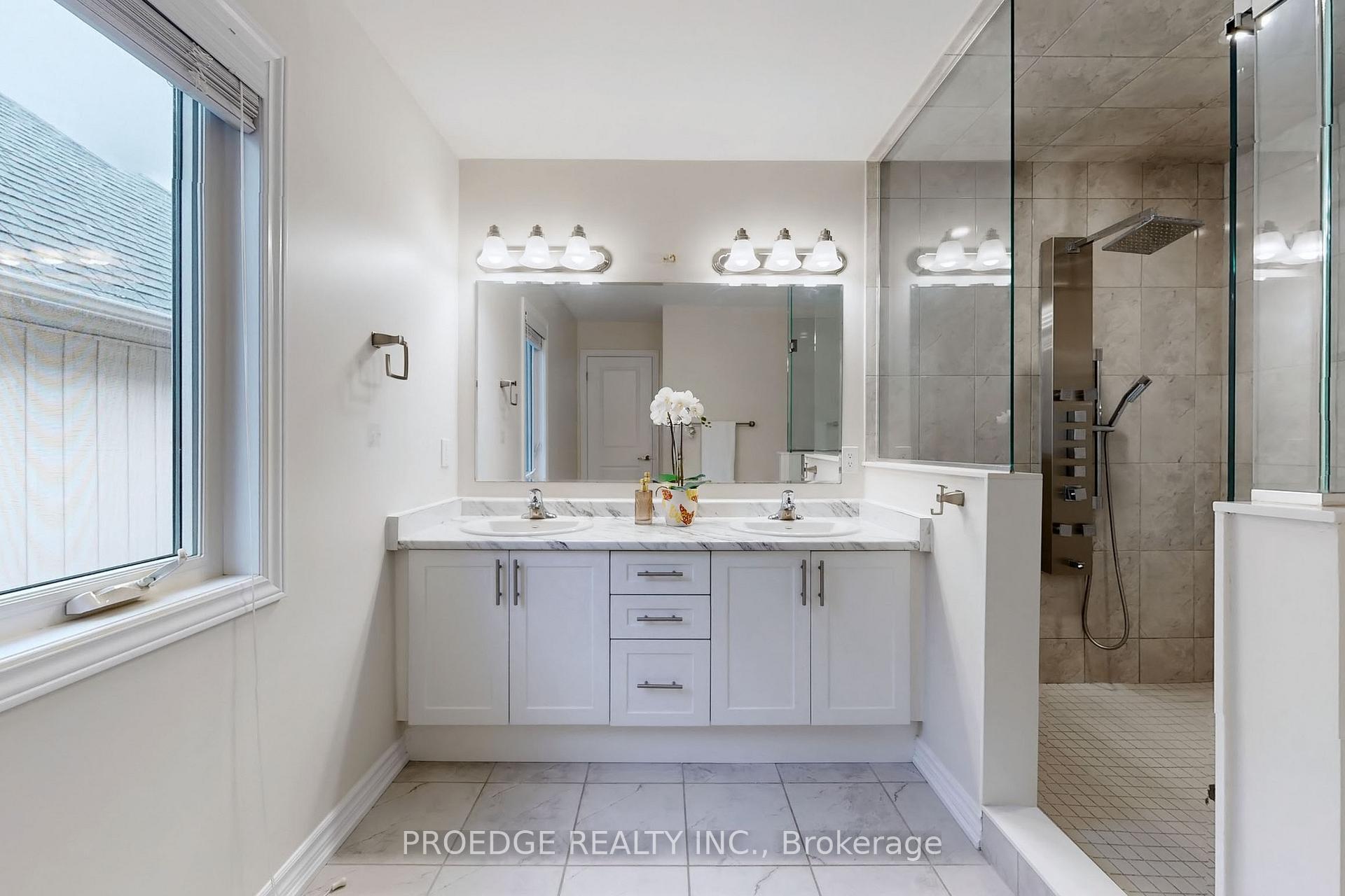 Photo 29 of 361 Beechdrops Drive, Waterloo, Vista Hills — HOMEH
