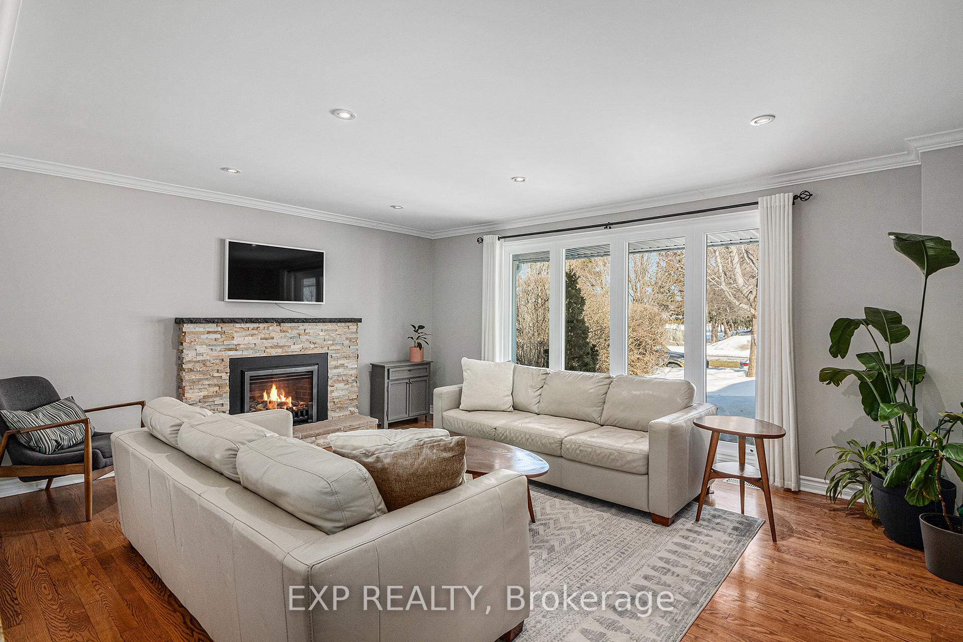 Photo 8 of 620 La Verendrye Drive, Ottawa, Beacon Hill North — HOMEH