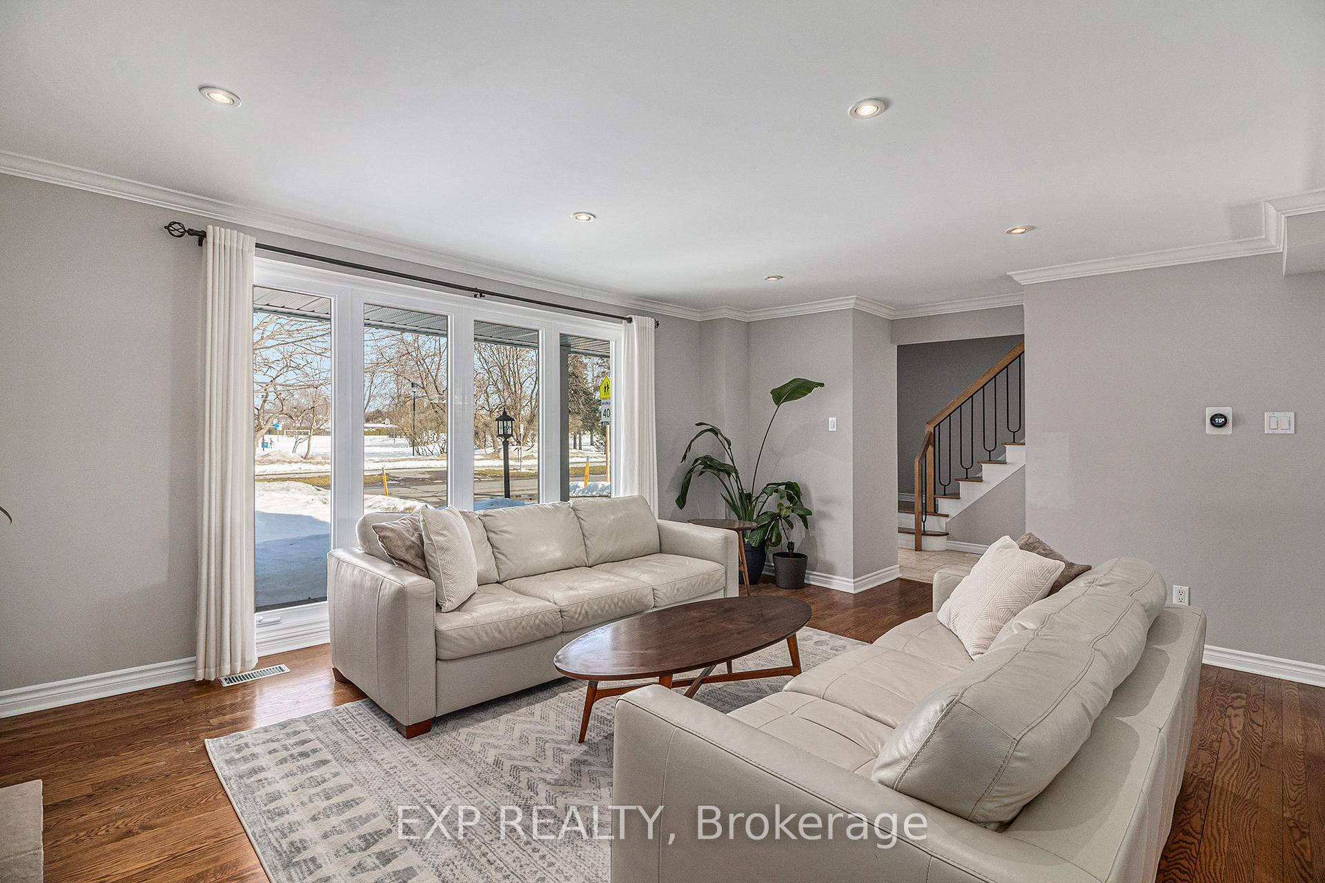 Photo 10 of 620 La Verendrye Drive, Ottawa, Beacon Hill North — HOMEH