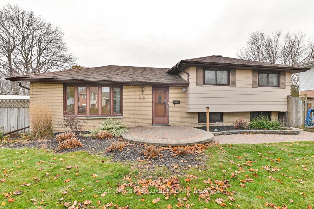 Photo 3 of 48 Janlyn Crescent, Belleville, Belleville Ward — HOMEH