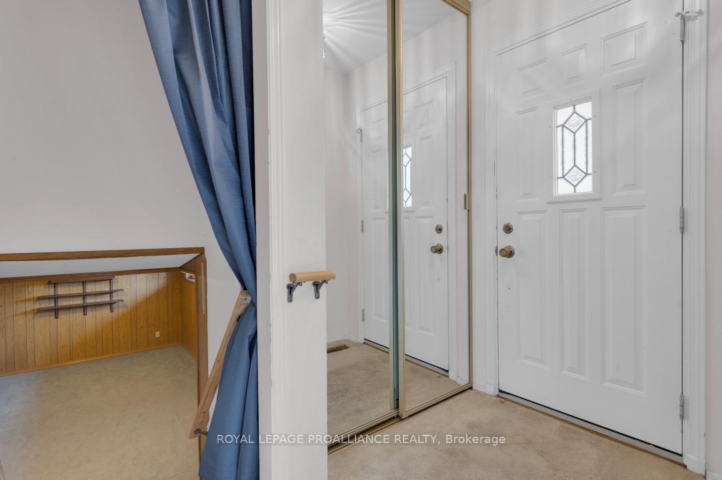 Photo 9 of 48 Janlyn Crescent, Belleville, Belleville Ward — HOMEH