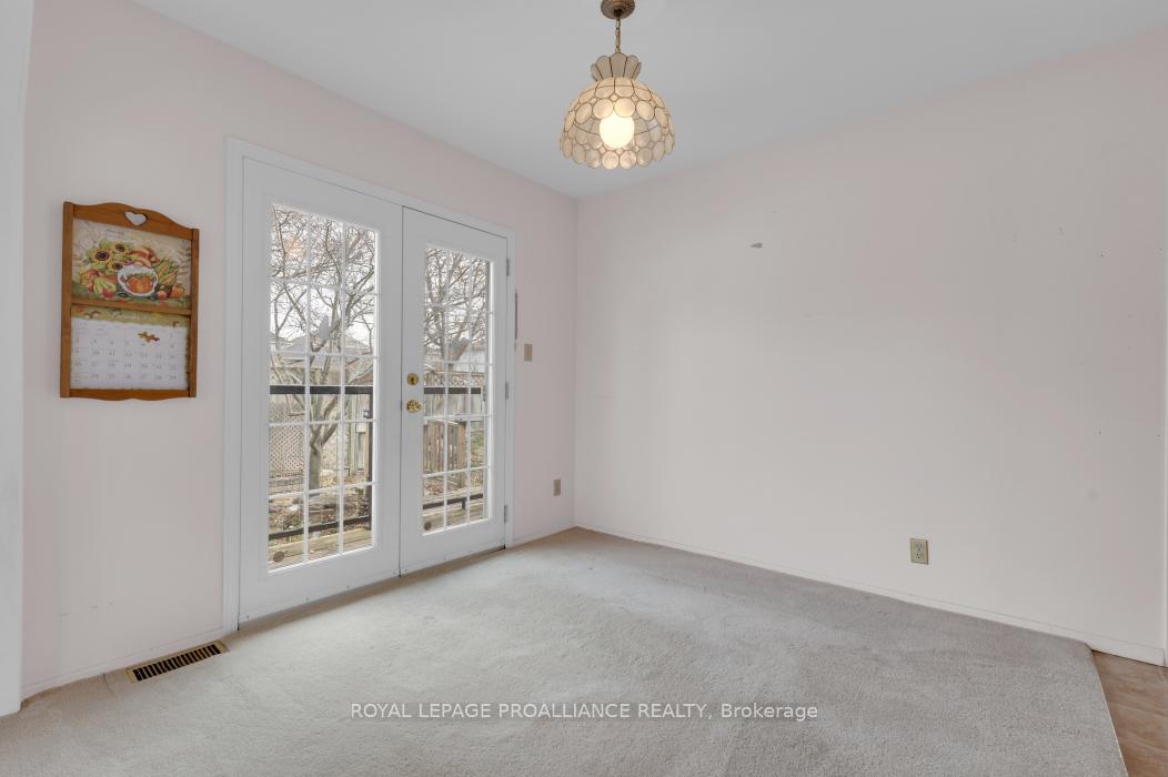 Photo 20 of 48 Janlyn Crescent, Belleville, Belleville Ward — HOMEH