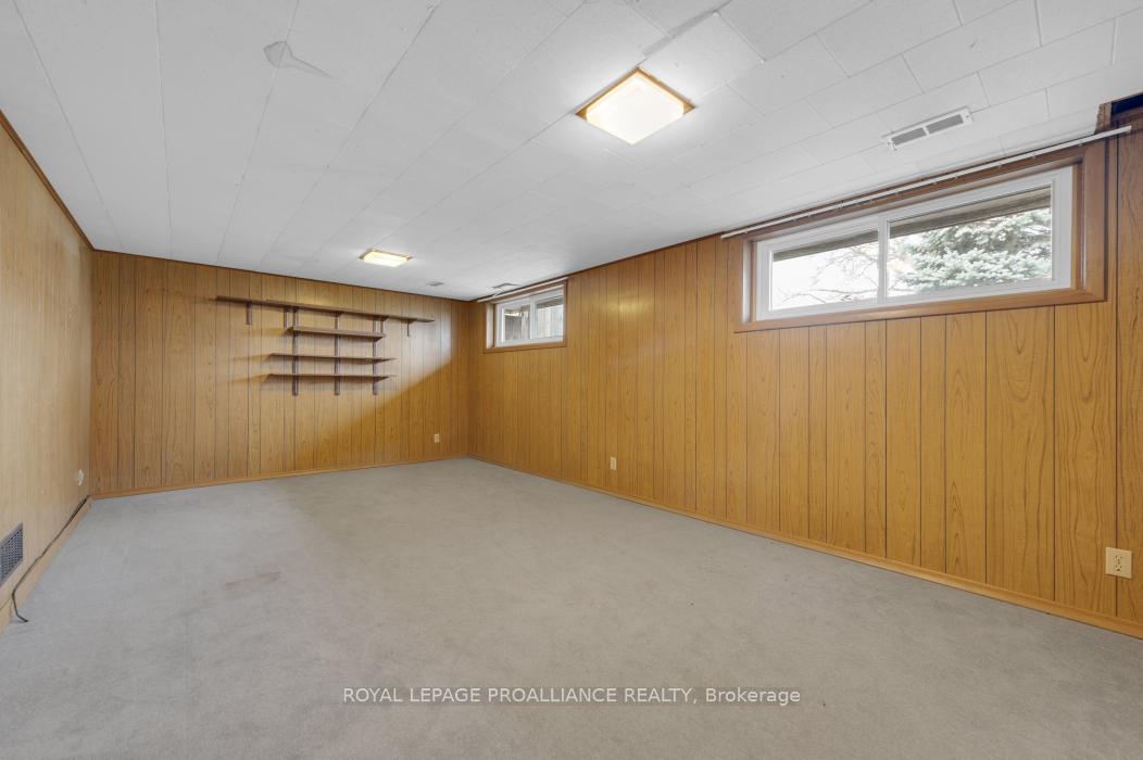 Photo 26 of 48 Janlyn Crescent, Belleville, Belleville Ward — HOMEH