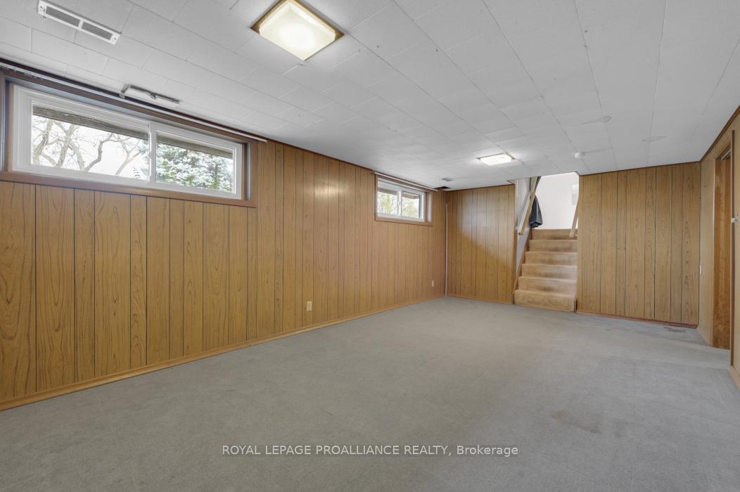 Photo 29 of 48 Janlyn Crescent, Belleville, Belleville Ward — HOMEH