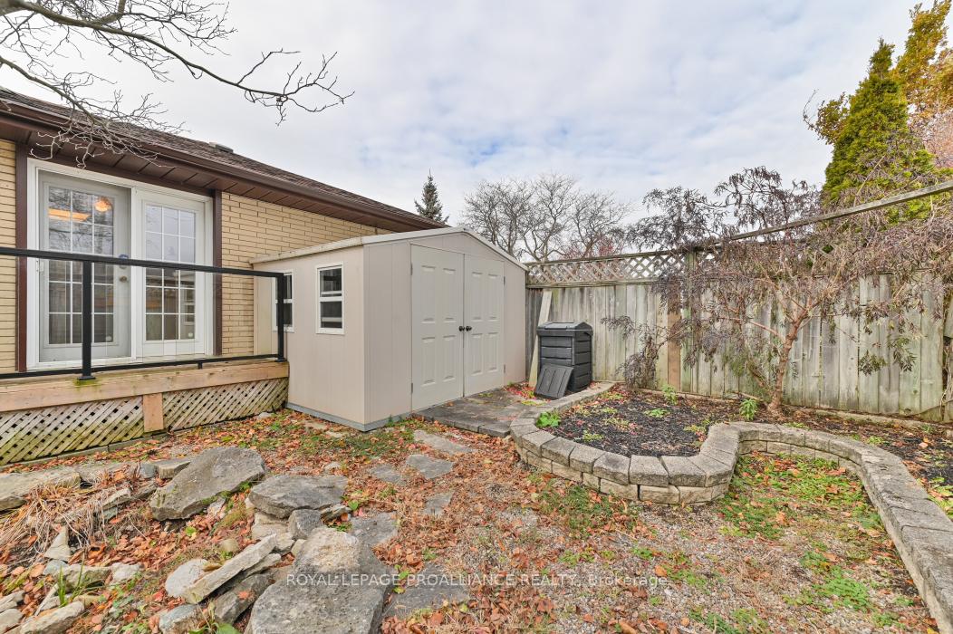 Photo 40 of 48 Janlyn Crescent, Belleville, Belleville Ward — HOMEH