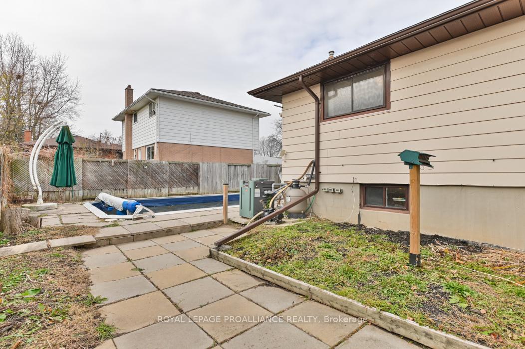 Photo 36 of 48 Janlyn Crescent, Belleville, Belleville Ward — HOMEH