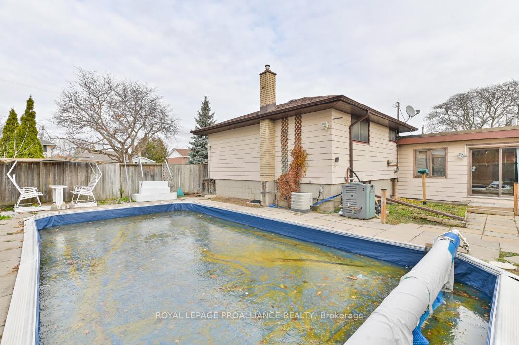Photo 37 of 48 Janlyn Crescent, Belleville, Belleville Ward — HOMEH