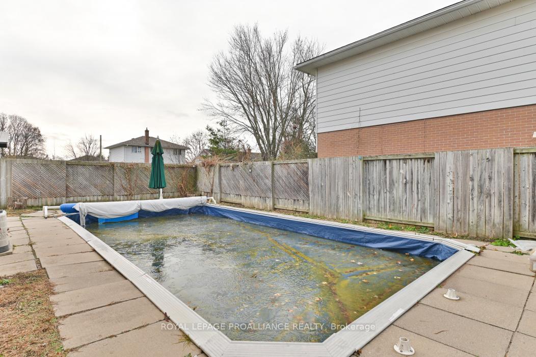 Photo 41 of 48 Janlyn Crescent, Belleville, Belleville Ward — HOMEH
