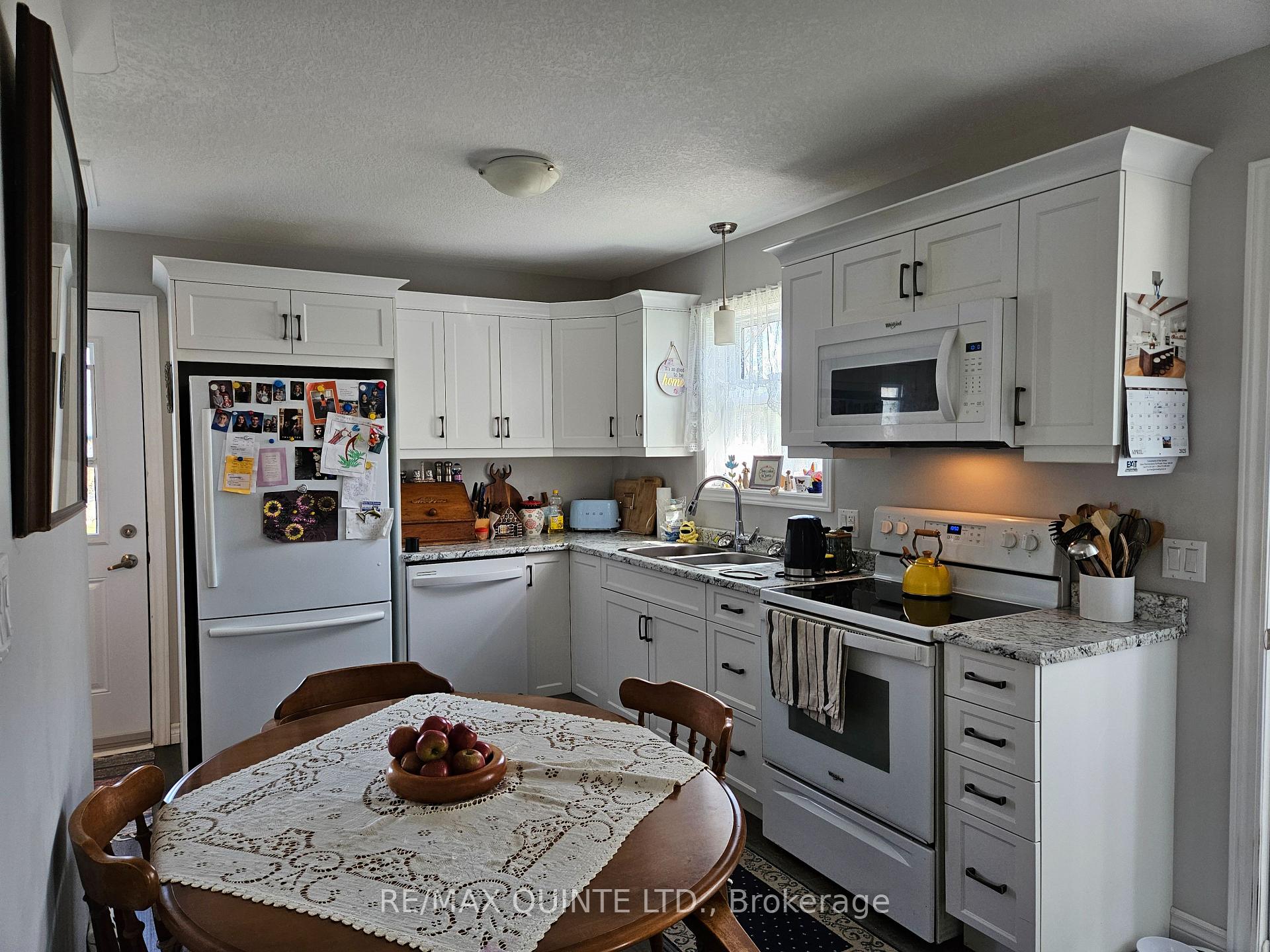 Photo 9 of 35 Hungerford Street, Tweed, Elzevir (Twp) — HOMEH