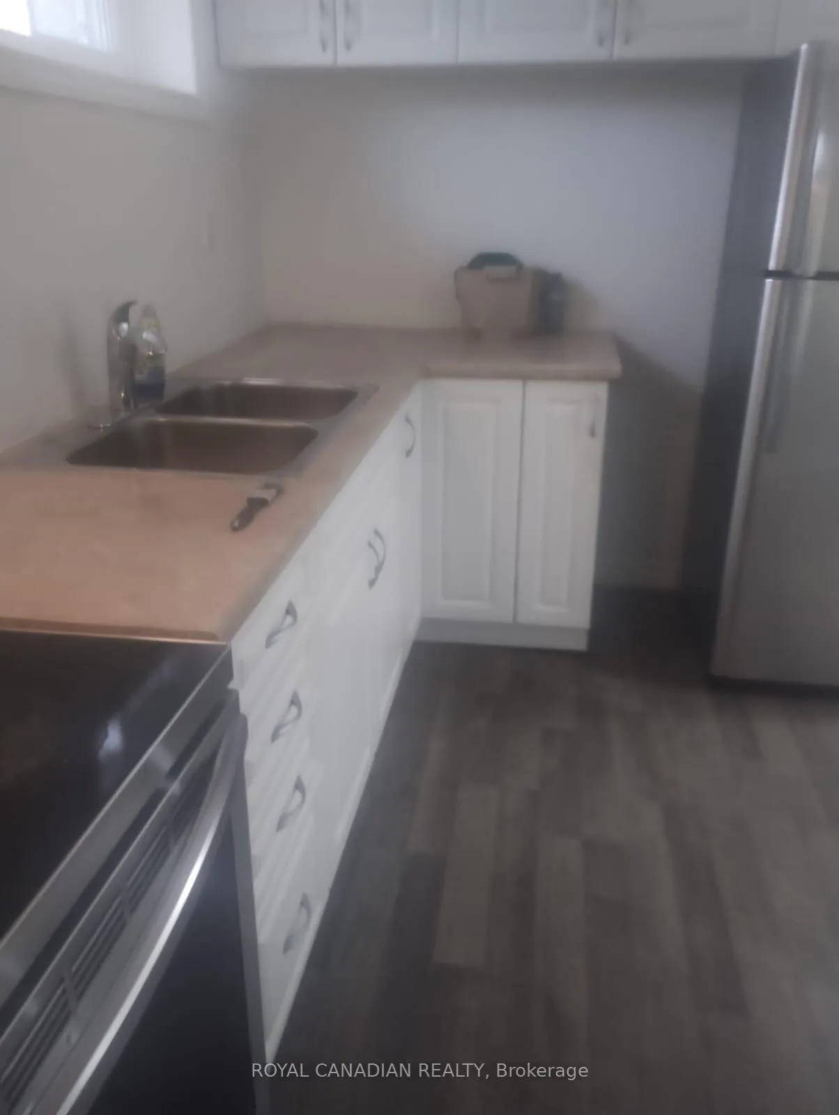 Photo 2 of 116 Golden Boulevard E, Welland, Lincoln/Crowland — HOMEH