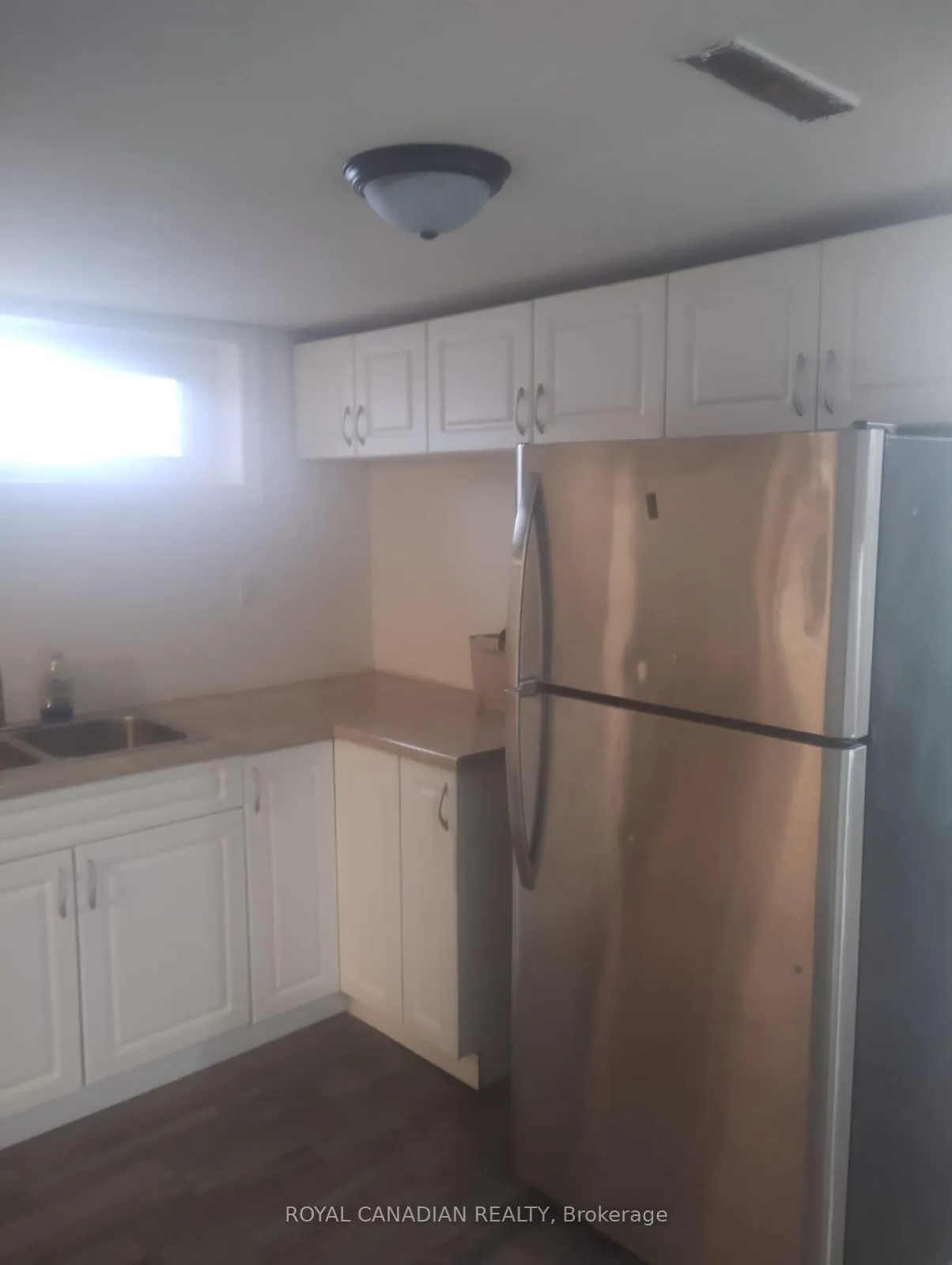 Photo 4 of 116 Golden Boulevard E, Welland, Lincoln/Crowland — HOMEH