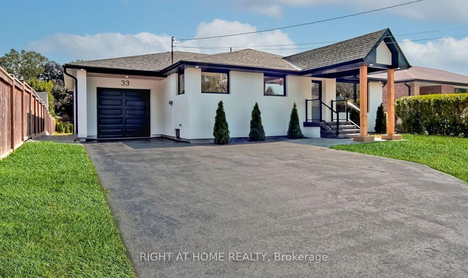 Photo 3 of 33 Beech Street N, Uxbridge — HOMEH