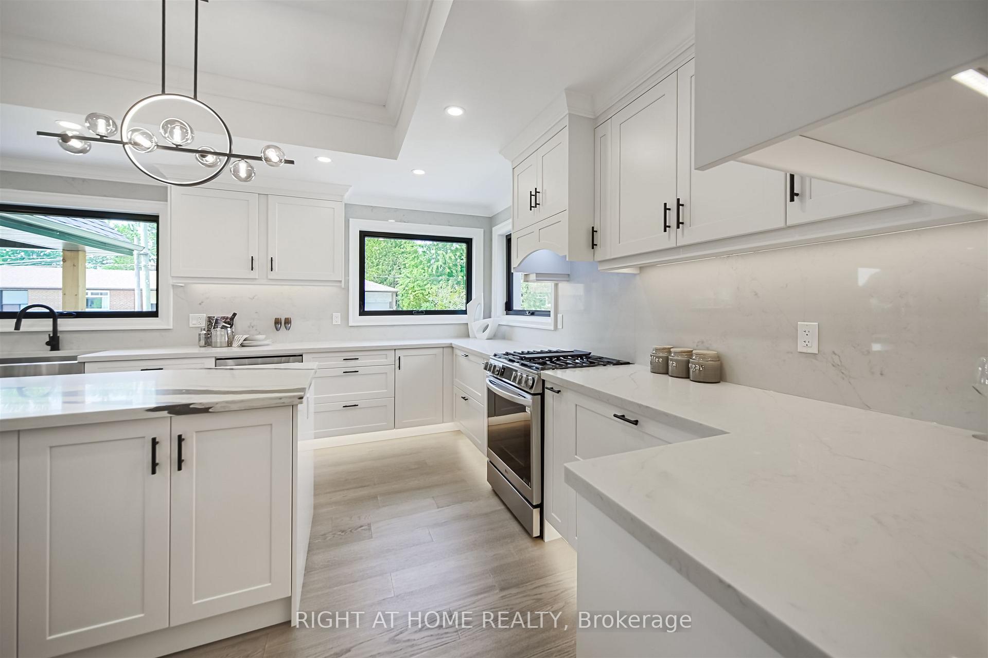 Photo 10 of 33 Beech Street N, Uxbridge — HOMEH