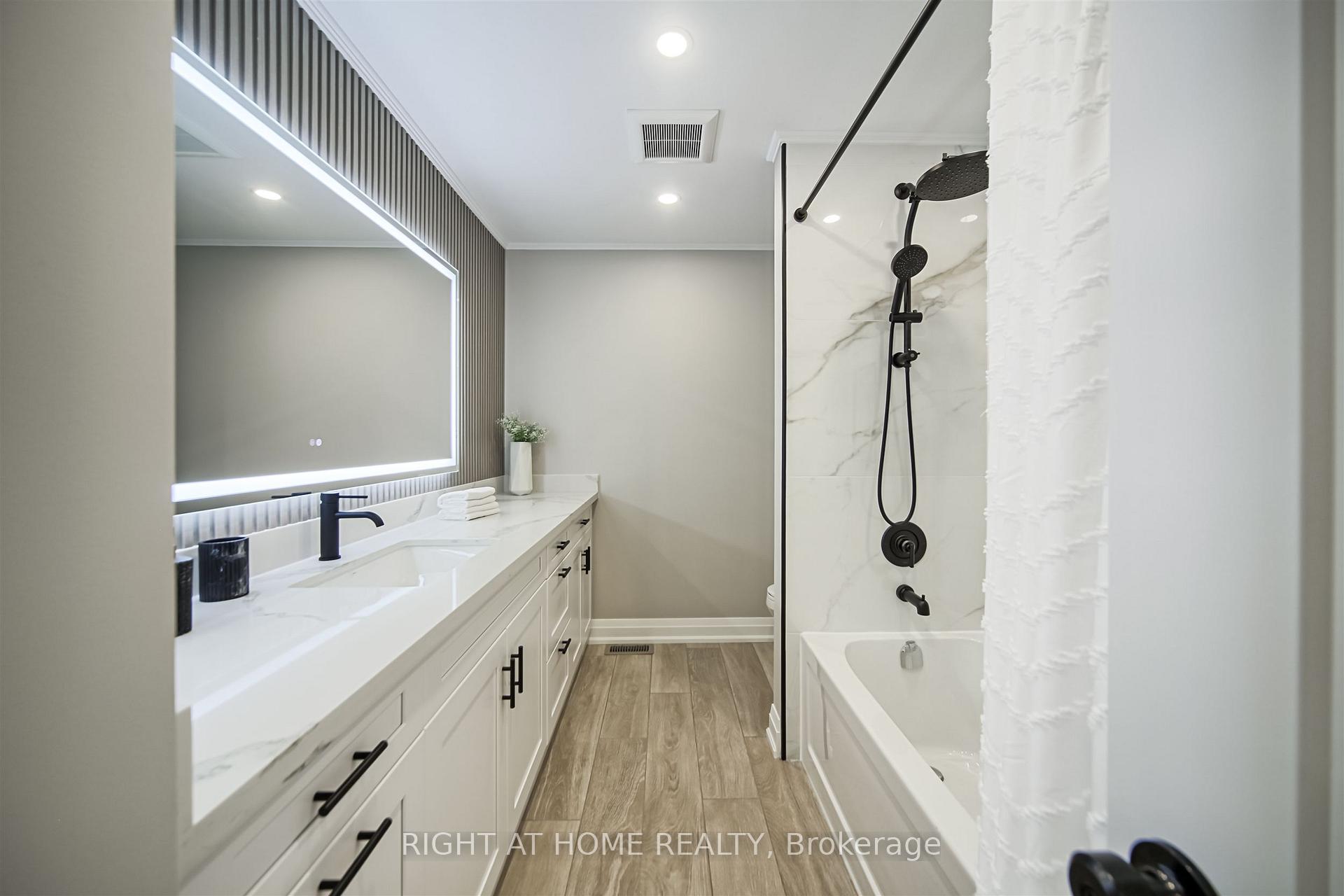 Photo 11 of 33 Beech Street N, Uxbridge — HOMEH