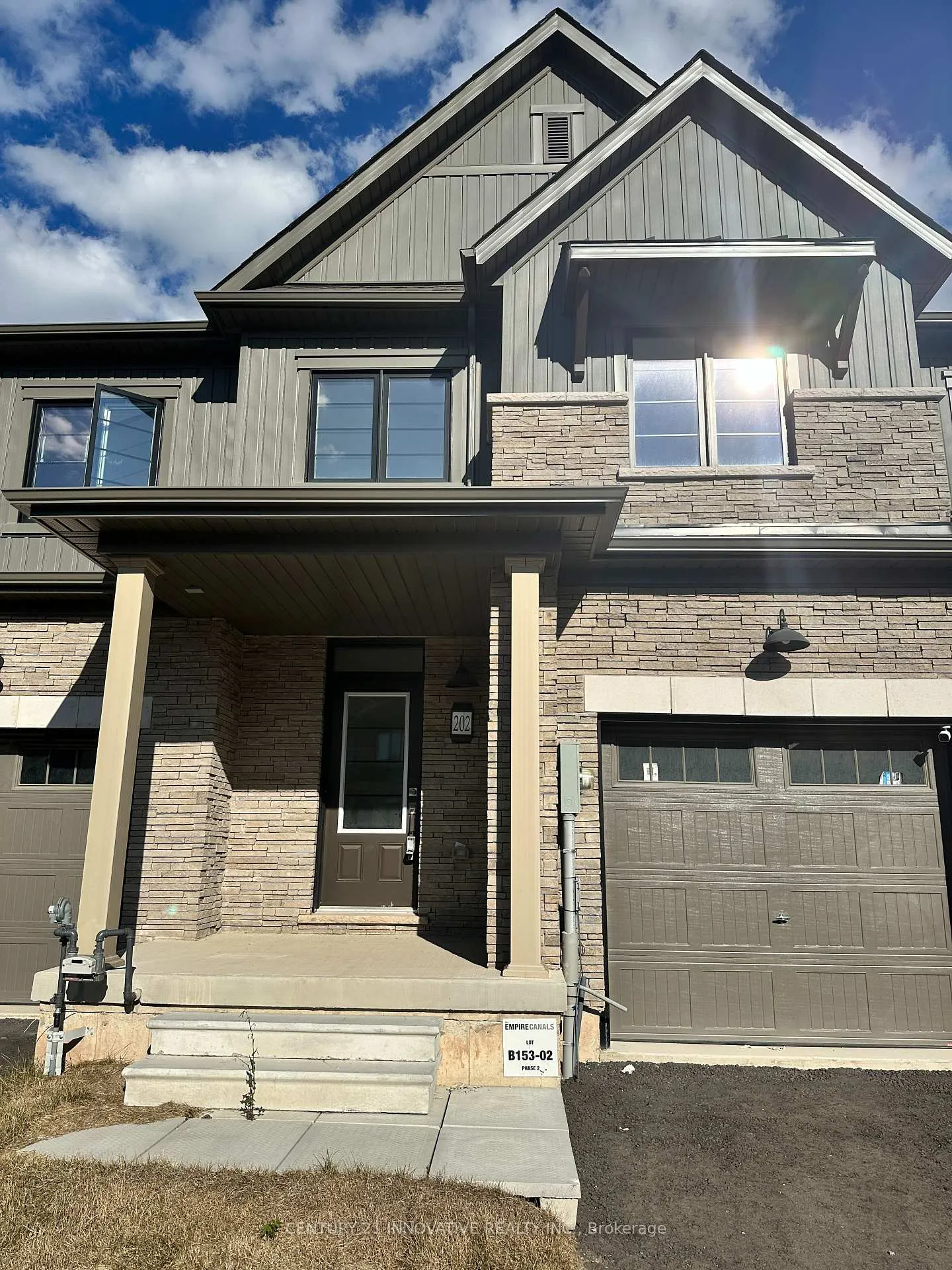 Photo 1 of 202 Port Crescent, Welland, Dain City — HOMEH