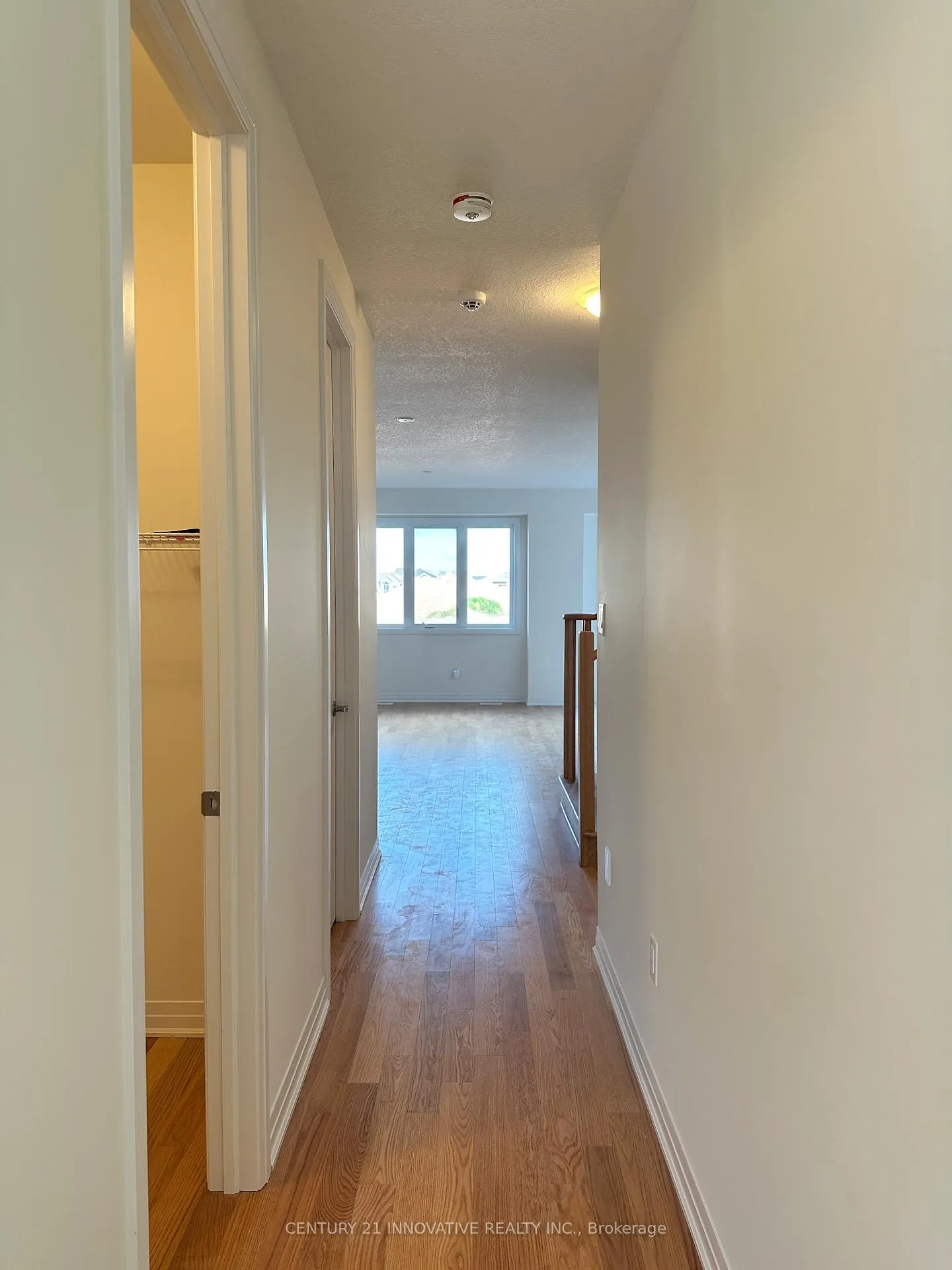 Photo 2 of 202 Port Crescent, Welland, Dain City — HOMEH