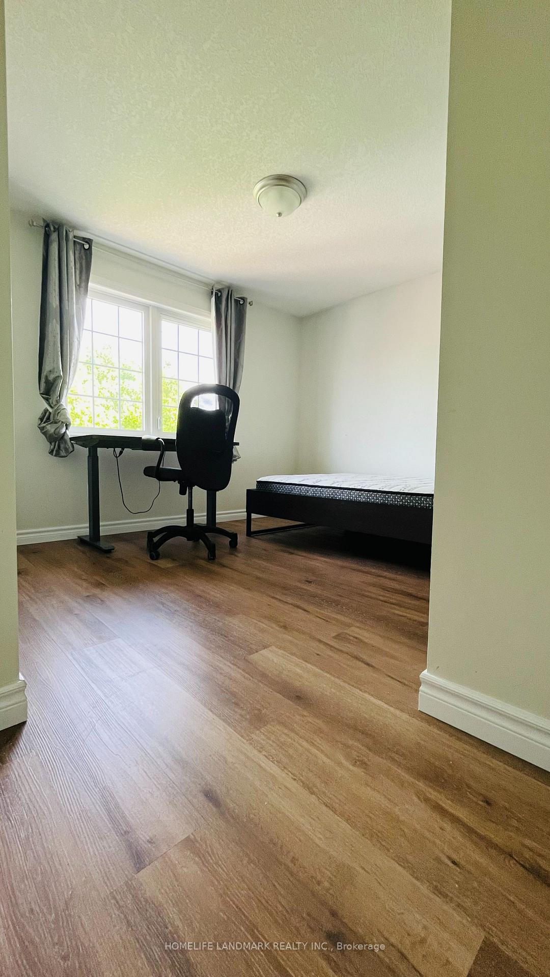 Photo 10 of 661 Heathcliffe Place, Waterloo — HOMEH