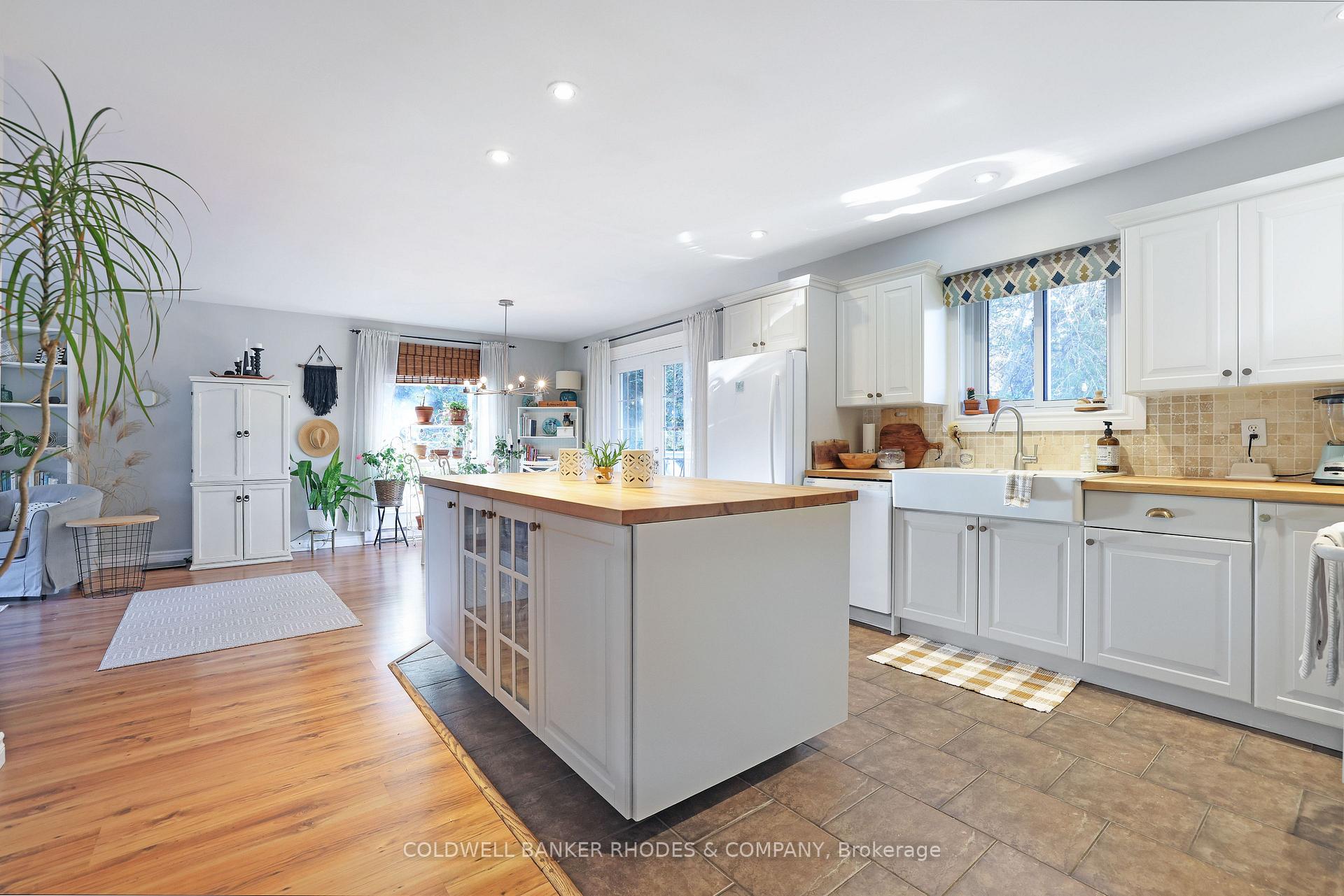 Photo 13 of 376 Lake Park Road, Beckwith, Beckwith Twp — HOMEH