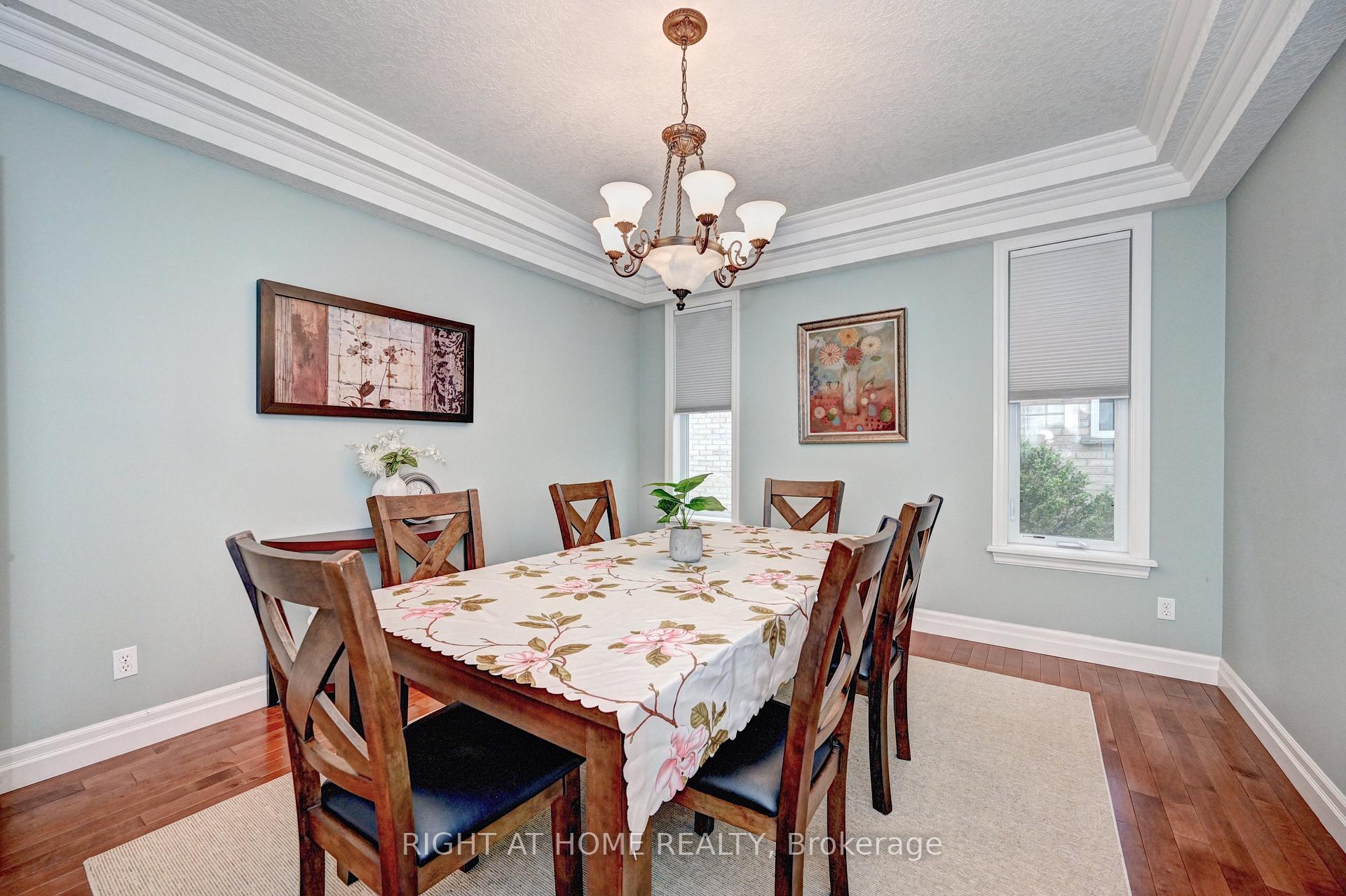 Photo 7 of 653 Rhine Fall Drive, Waterloo, Clair Hills — HOMEH