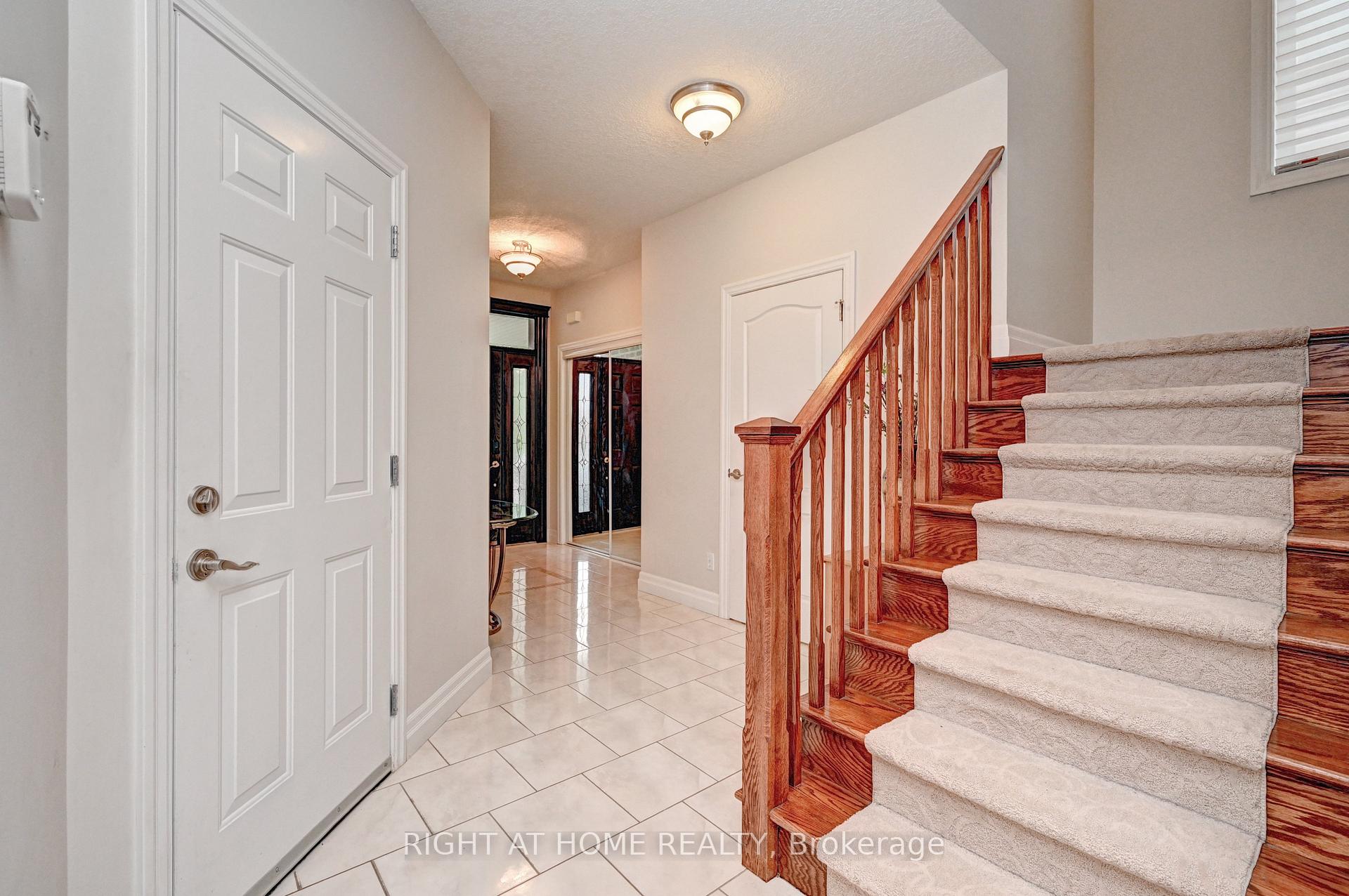 Photo 21 of 653 Rhine Fall Drive, Waterloo, Clair Hills — HOMEH