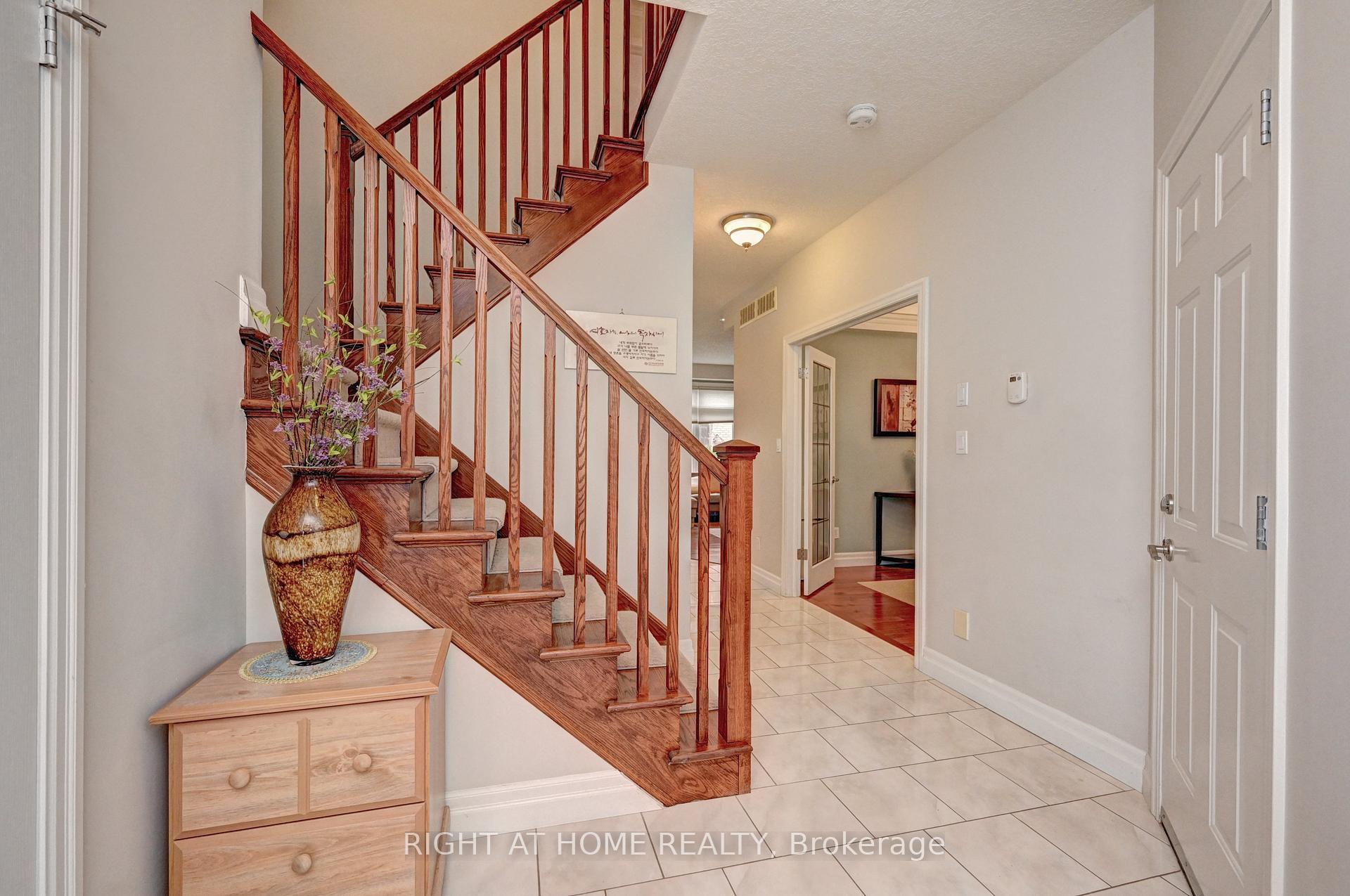 Photo 22 of 653 Rhine Fall Drive, Waterloo, Clair Hills — HOMEH