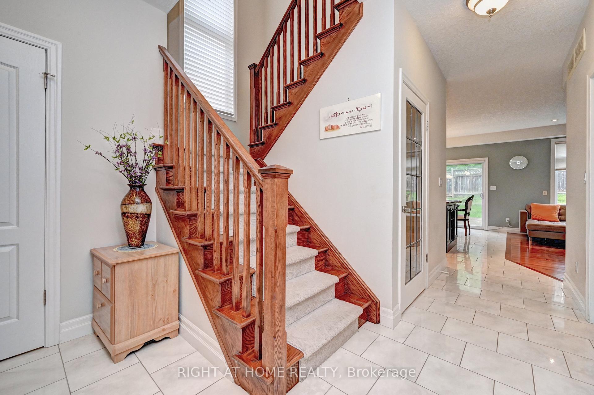 Photo 23 of 653 Rhine Fall Drive, Waterloo, Clair Hills — HOMEH