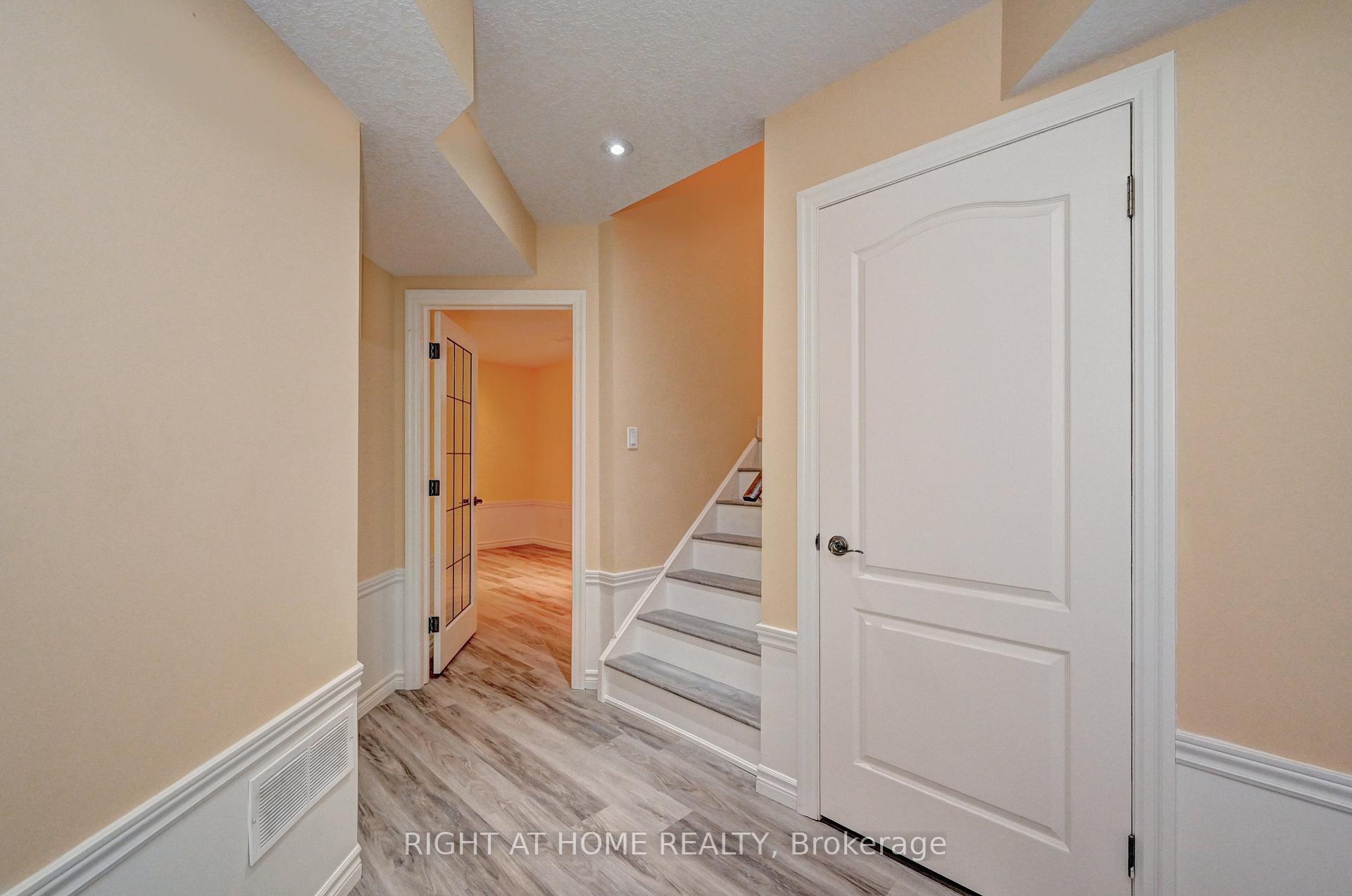 Photo 24 of 653 Rhine Fall Drive, Waterloo, Clair Hills — HOMEH