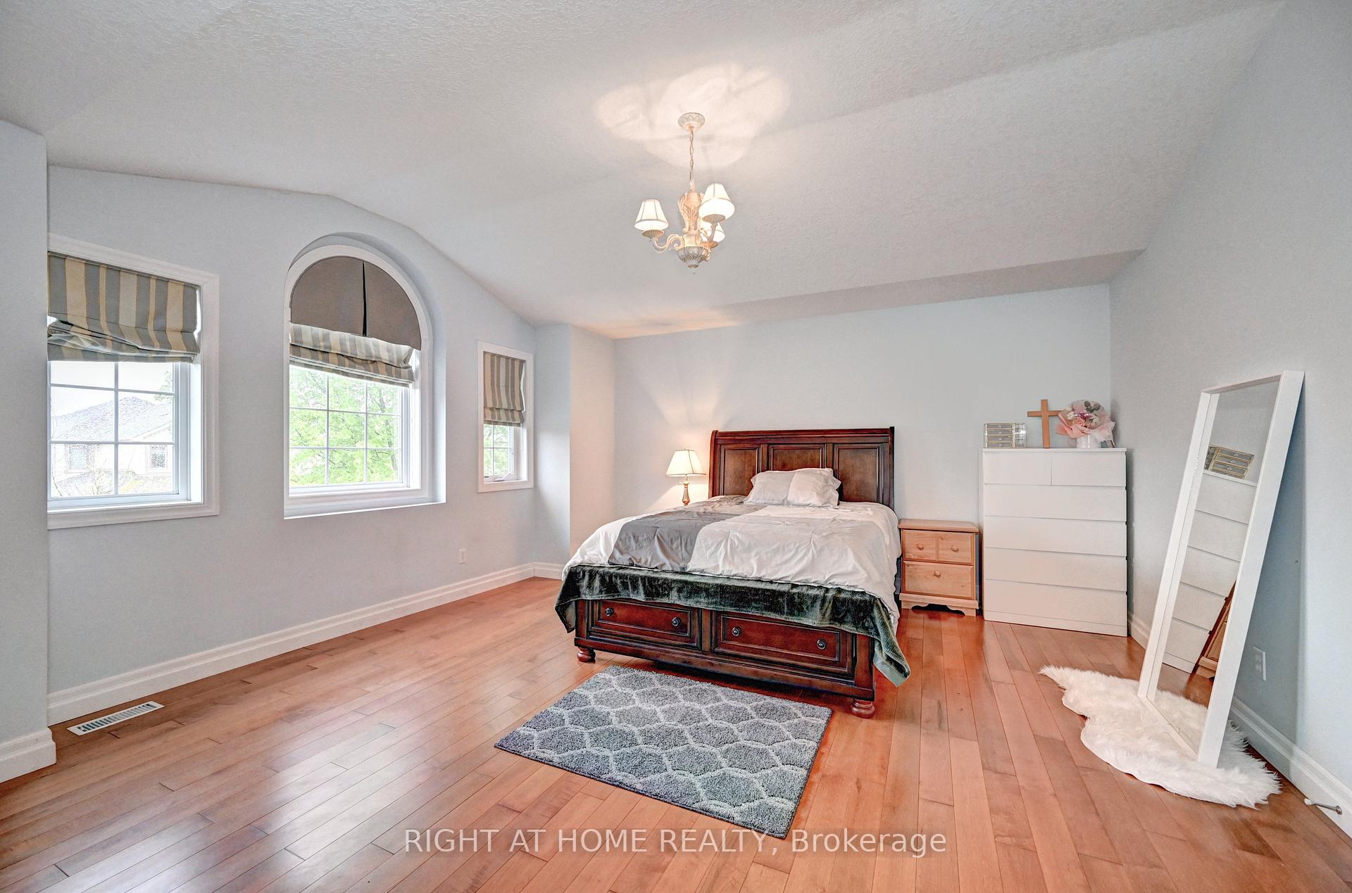 Photo 27 of 653 Rhine Fall Drive, Waterloo, Clair Hills — HOMEH