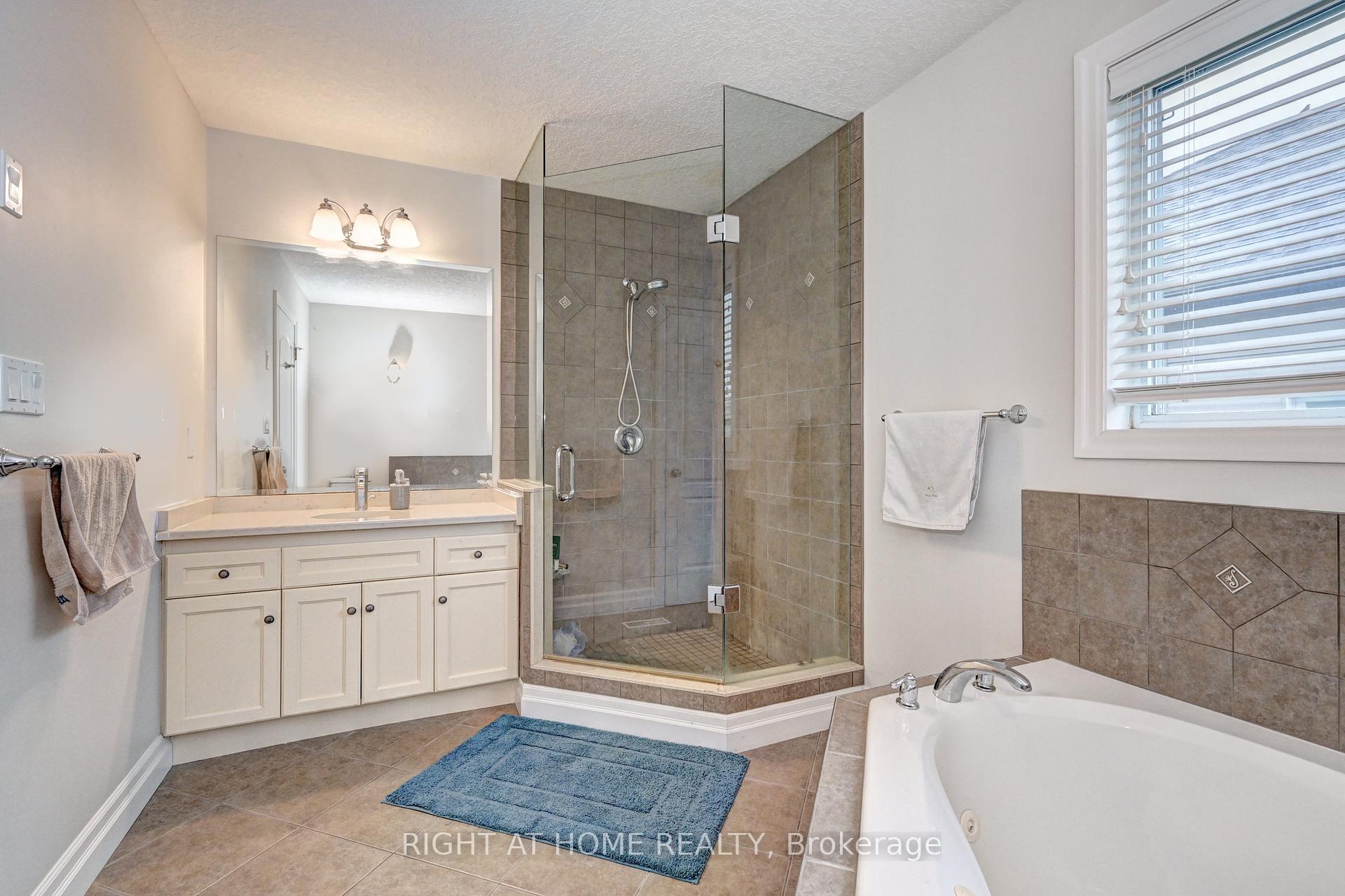 Photo 30 of 653 Rhine Fall Drive, Waterloo, Clair Hills — HOMEH