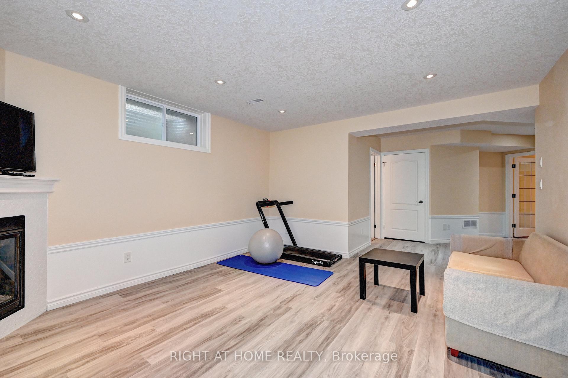 Photo 39 of 653 Rhine Fall Drive, Waterloo, Clair Hills — HOMEH