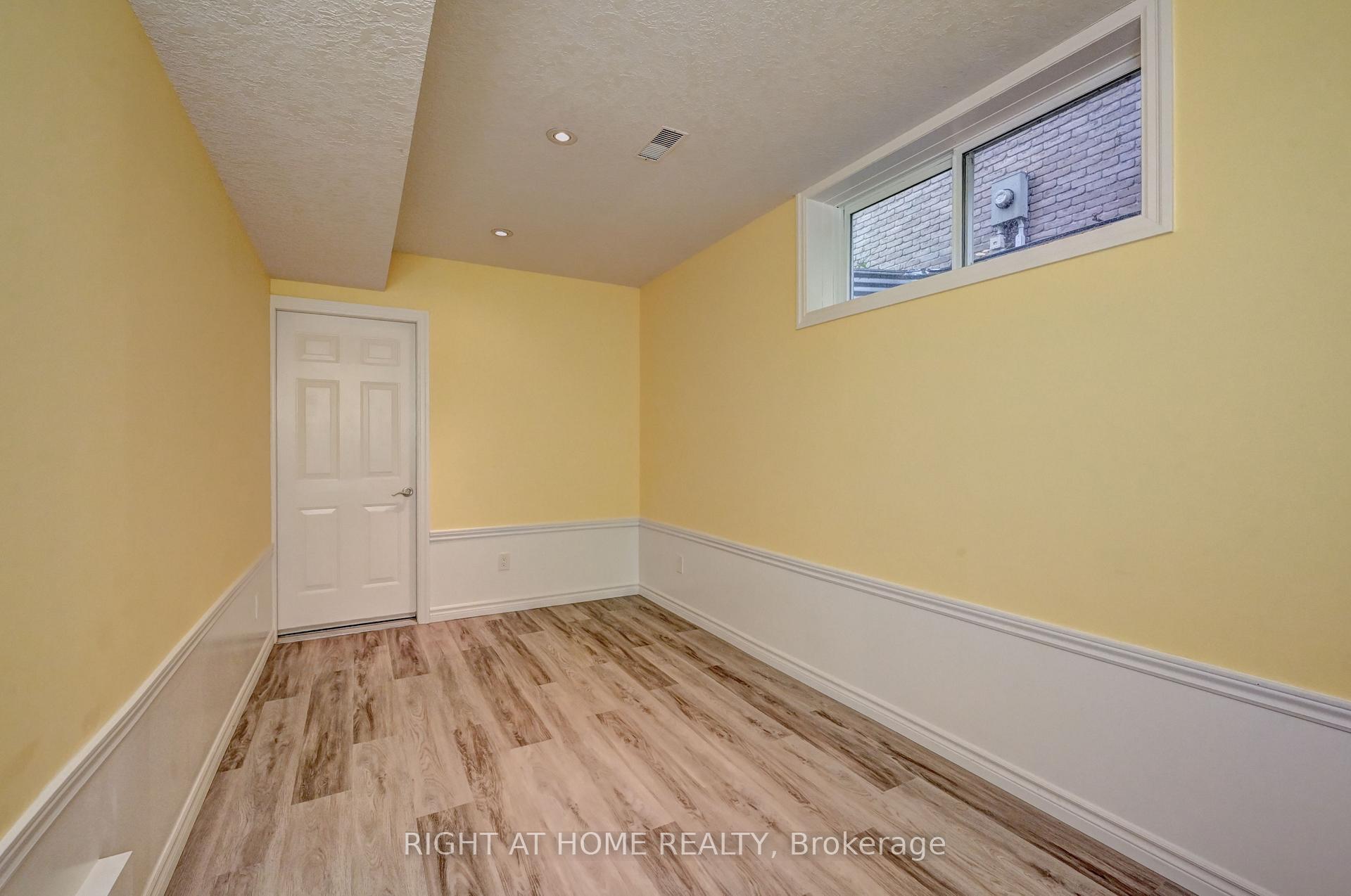 Photo 41 of 653 Rhine Fall Drive, Waterloo, Clair Hills — HOMEH