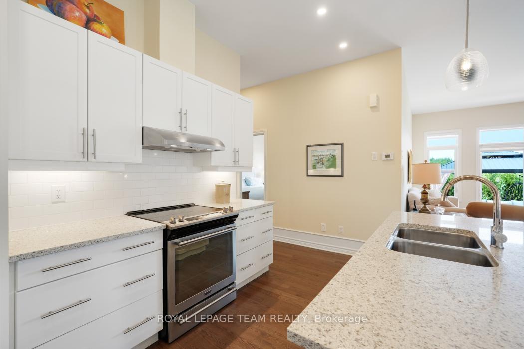 Photo 13 of 316 Serenade Crescent W, Ottawa, Riverside South/Gloucester Glen — HOMEH