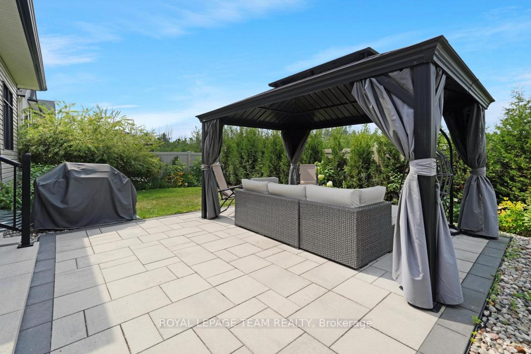 Photo 37 of 316 Serenade Crescent W, Ottawa, Riverside South/Gloucester Glen — HOMEH