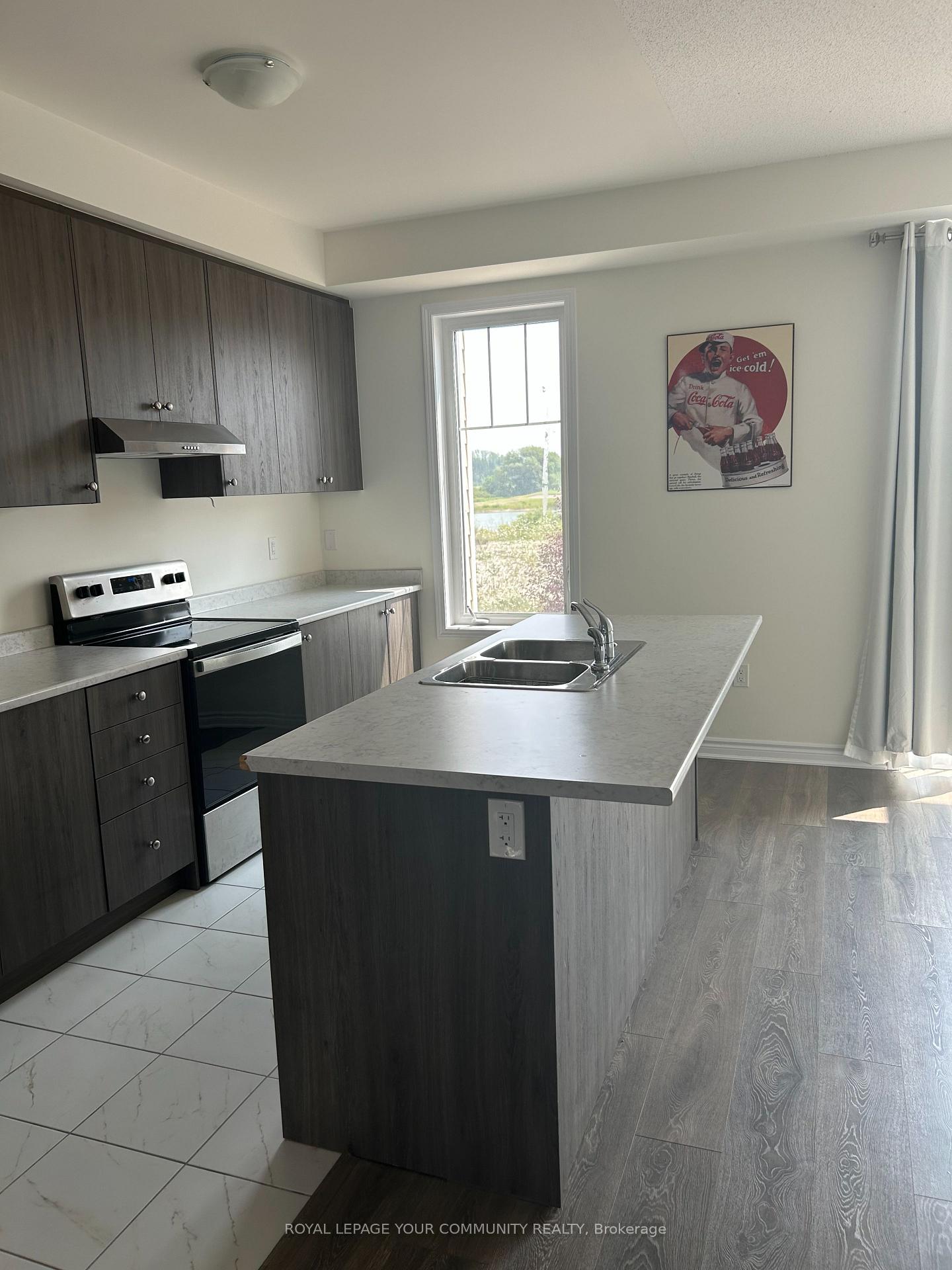 Photo 4 of 94 Sandhill Crane Drive, Wasaga Beach — HOMEH