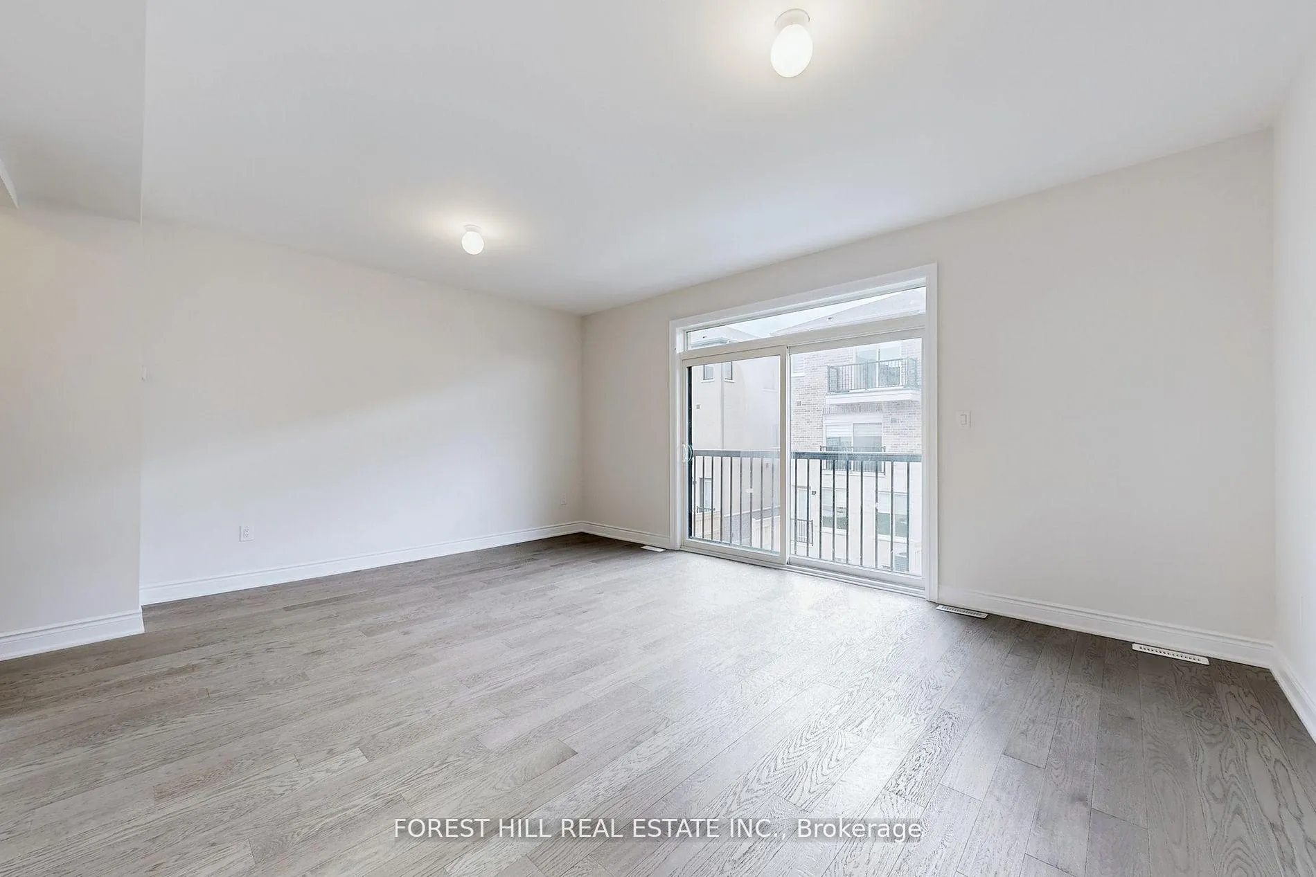 Photo 2 of 220 Tennant Circle, Vaughan, Vellore Village — HOMEH