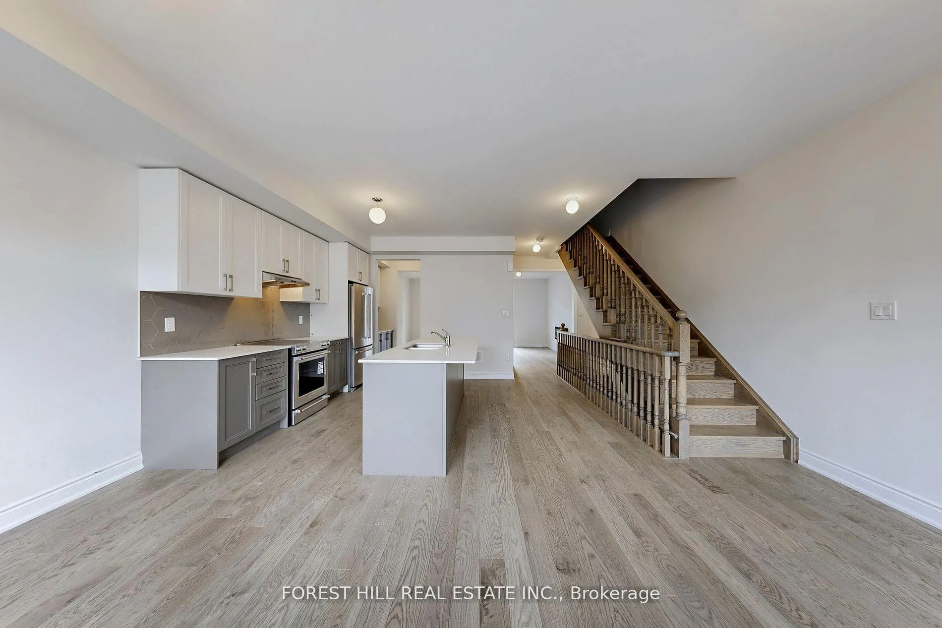 Photo 7 of 220 Tennant Circle, Vaughan, Vellore Village — HOMEH