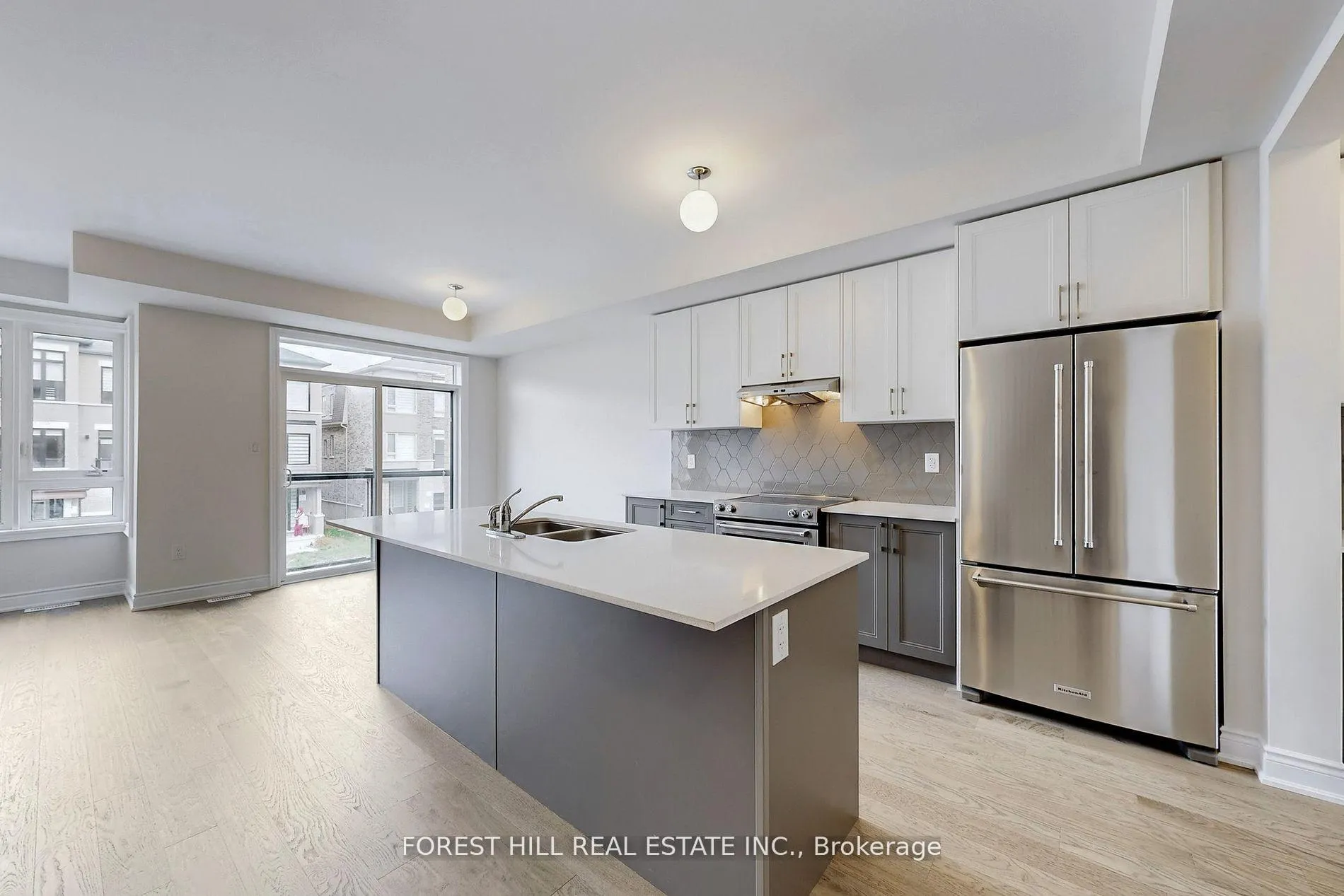 Photo 8 of 220 Tennant Circle, Vaughan, Vellore Village — HOMEH